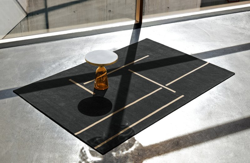 ClassiCon - Tapis MONOLITH et table d'appoint BELL.jpg