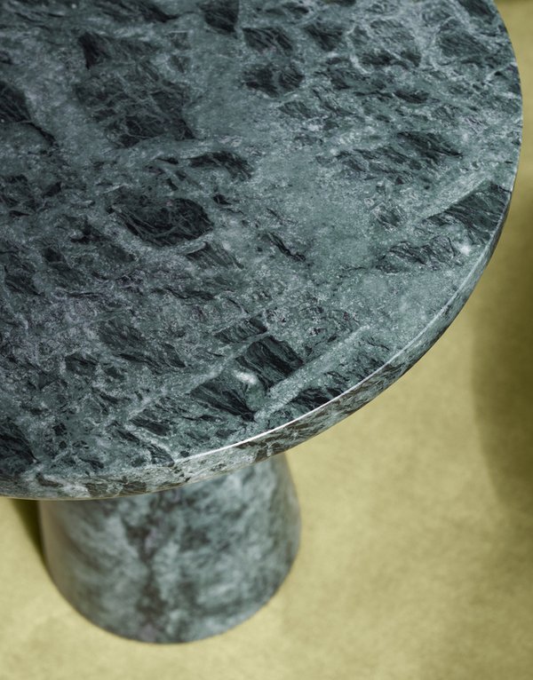 ClassiCon - Détails marbre table d'appoint BELL.jpg