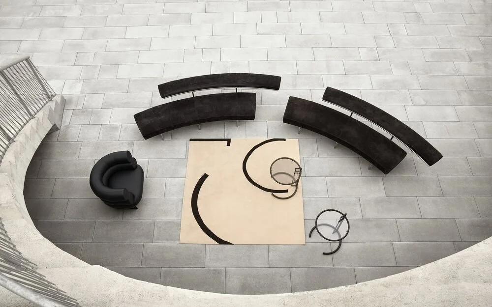 ClassiCon-bibendum-armchair-monte-carlo-sofa-faubourg-rug-adjustable-table-e1027-photo-hassos.jpg