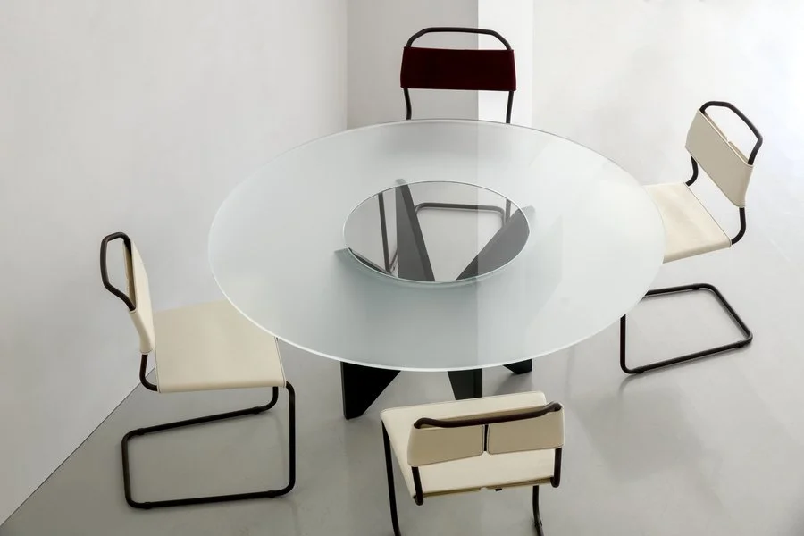 Chaise B-KINI et Table SATURNO - Nouveautés 2025