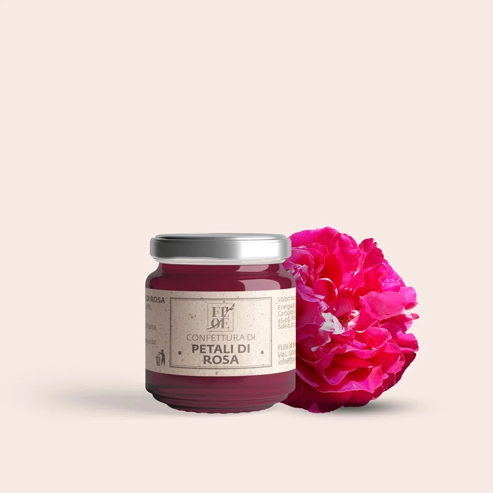 La confettura di Petali di Rosa &egrave; biologica, artigianale e naturale, realizzata con semplici ingredienti.  Contiene i petali delle nostre rose biologiche, raccolti a mano e selezionati uno a uno. 
E' una confettura speciale, dal gusto intenso 