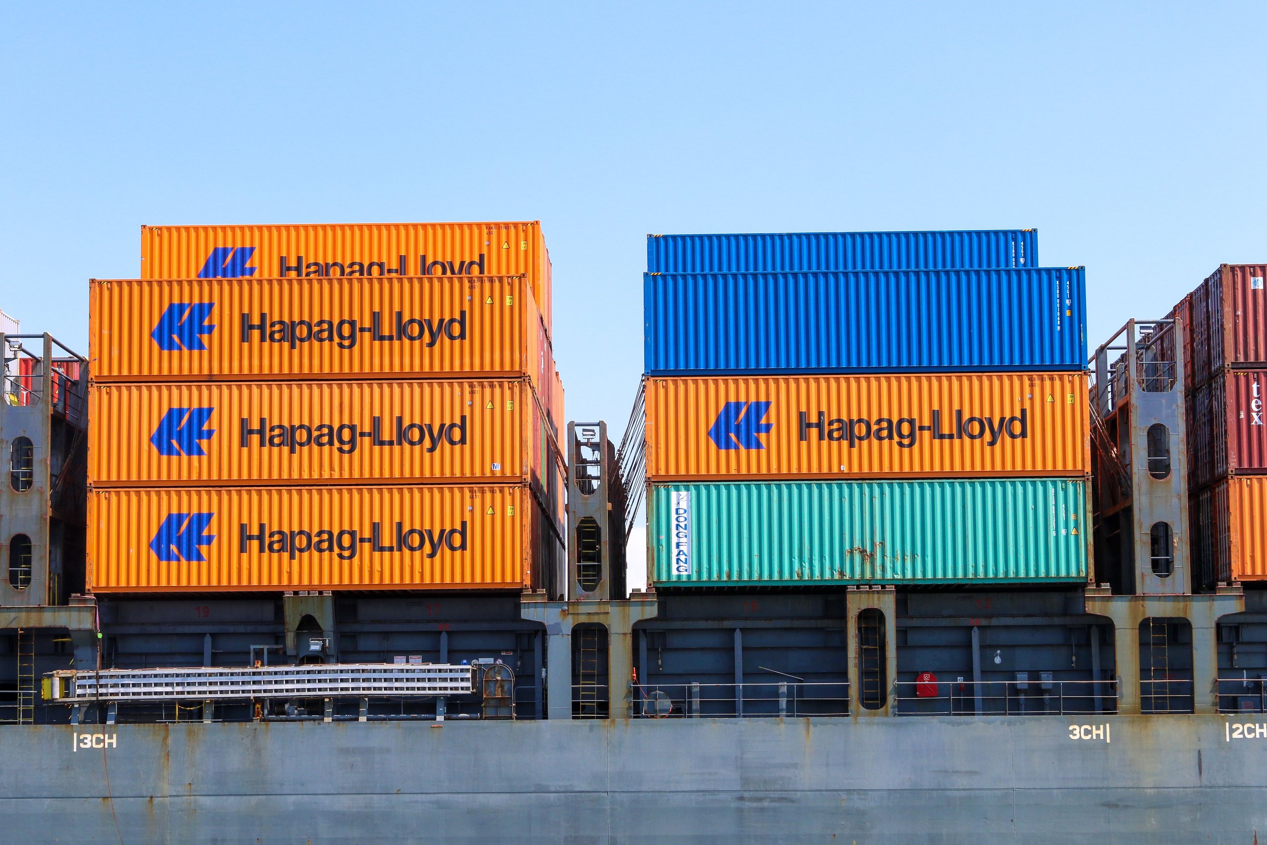 How Hapag Lloyd uses SCR to release containers securely across 25 countries.