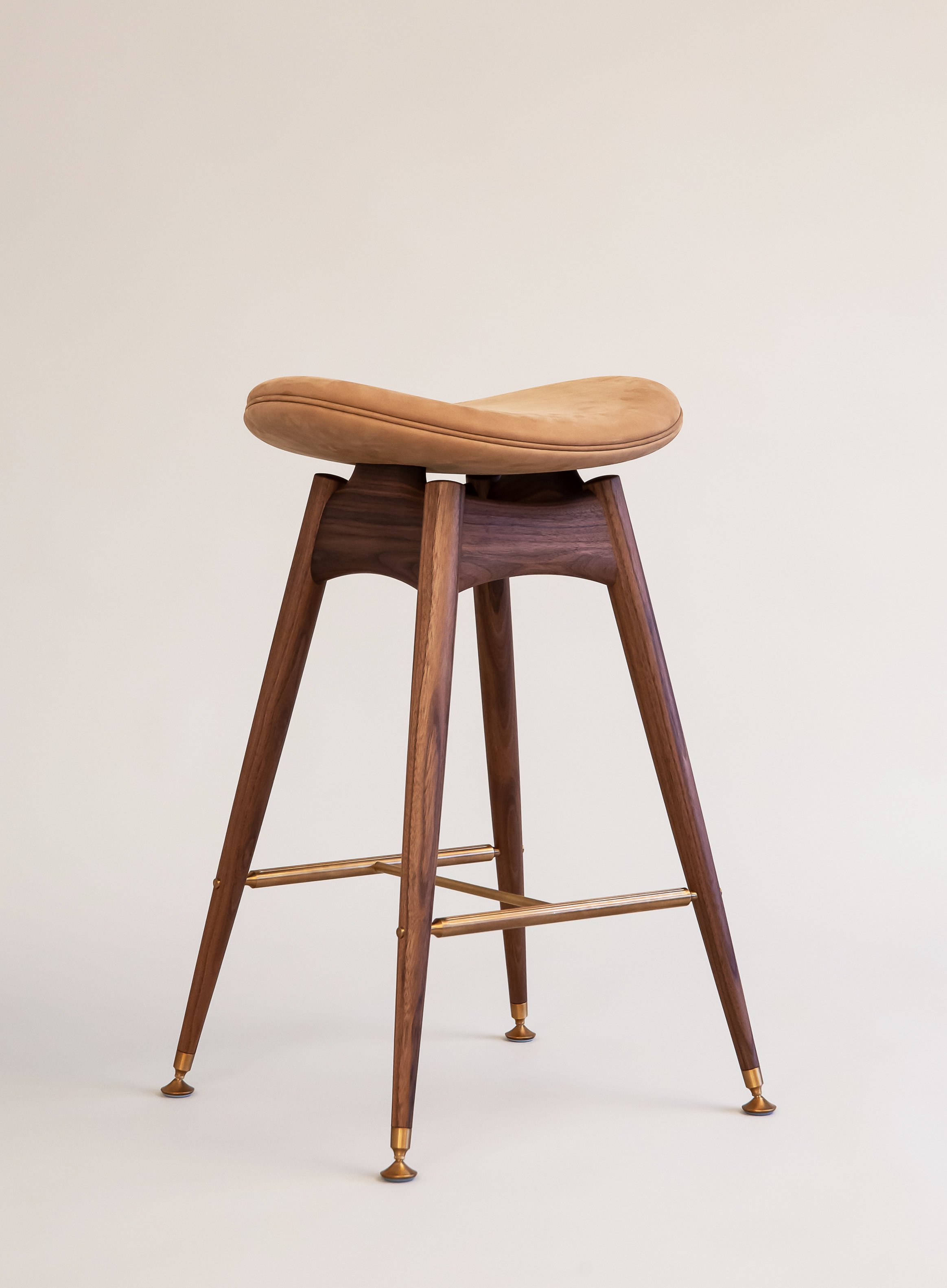 CircleBarStool-Walnut-MatstoneSand-OvergaardDyrman-2.jpg