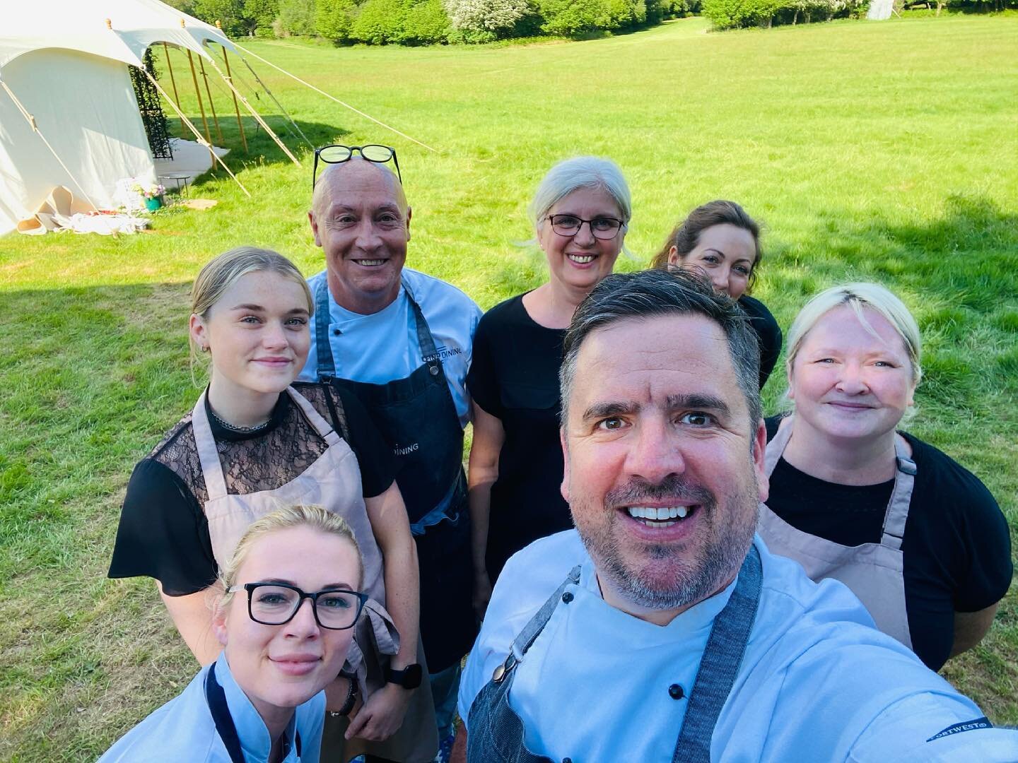 And we are BACK !!! Here&rsquo;s the team shot from yesterday&rsquo;s amazing wedding; we even did a little dance ! 

Congratulations to Laura &amp; Patric !

We loved meeting all the other suppliers too, what a fabulous day! 

@macvideography 
@the_