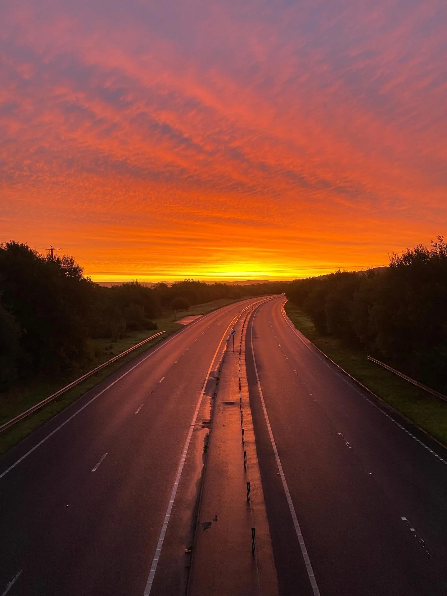 &ldquo;It is well to be up before daybreak, for such habits contribute to health, wealth, and wisdom&rdquo; &mdash; Aristotle.

#dailyselfcare #dailyrituals #guidedmeditation #guidedjournaling #riseandshine #northstarwellbeing #eglinton #derry #sunri