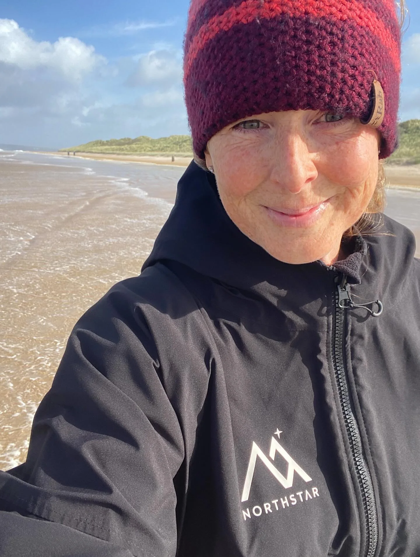 On my gratitude list this morning was living close to the ocean. Being by and in the ocean makes me happy!

Yesterday from Castlerock to Portrush watching and feeling the power of Storm Amy 🌊🌊🌊

#bytheocean #mindfulliving #northcoast #ireland #out