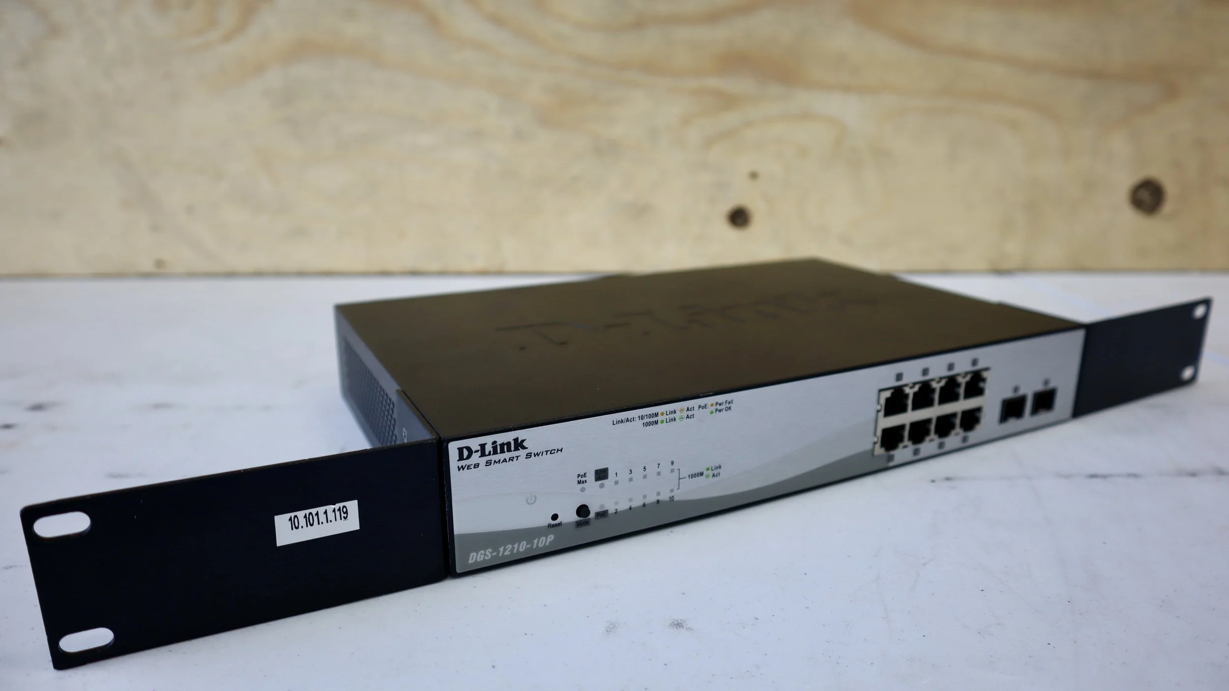 D-Link 18 Port Network Switch POE + SFTP (PN: DGS-1210-10P)