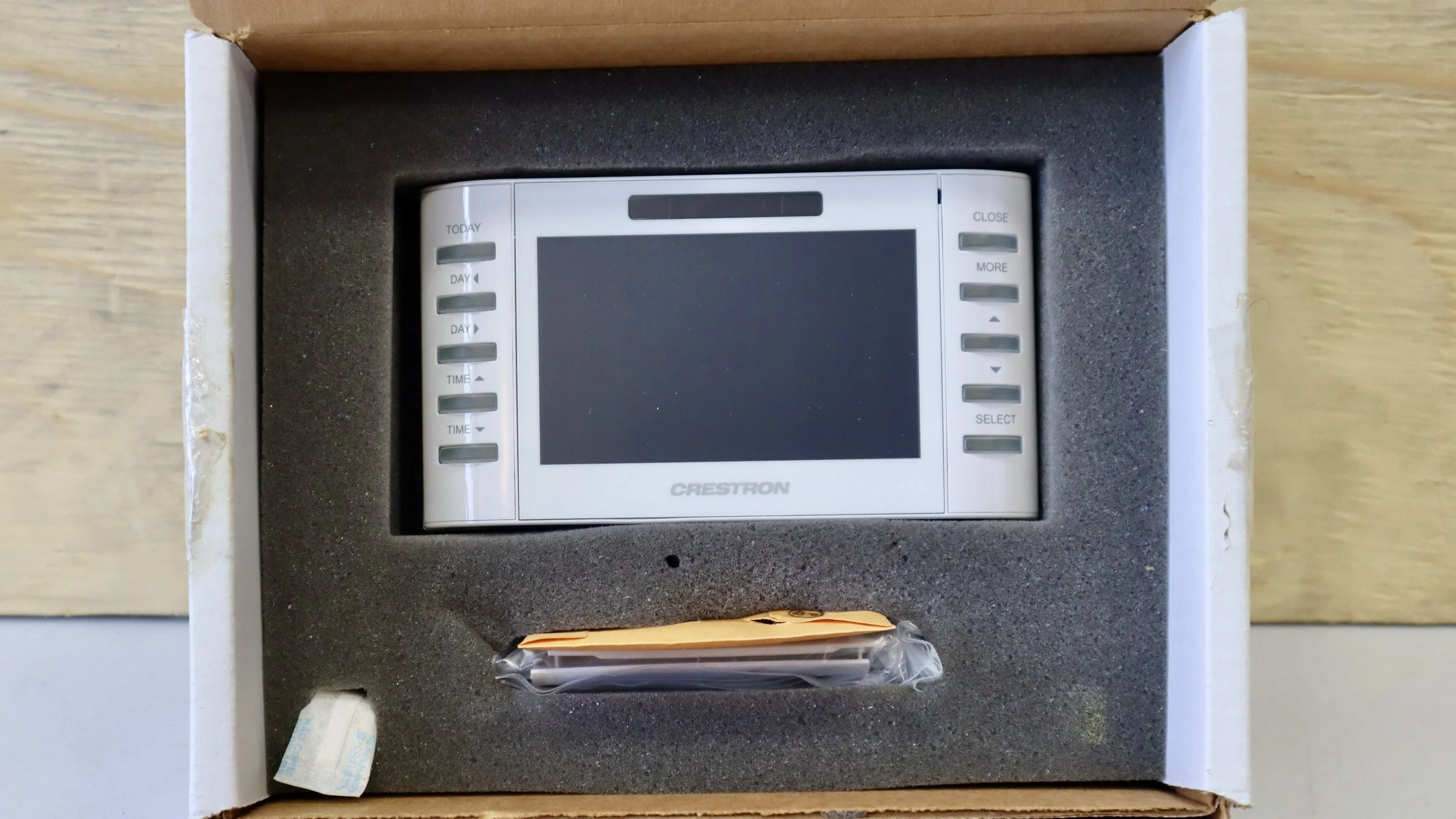 Crestron TPMC-4SM-W-S Touchscreen - White (PN: 6505412)