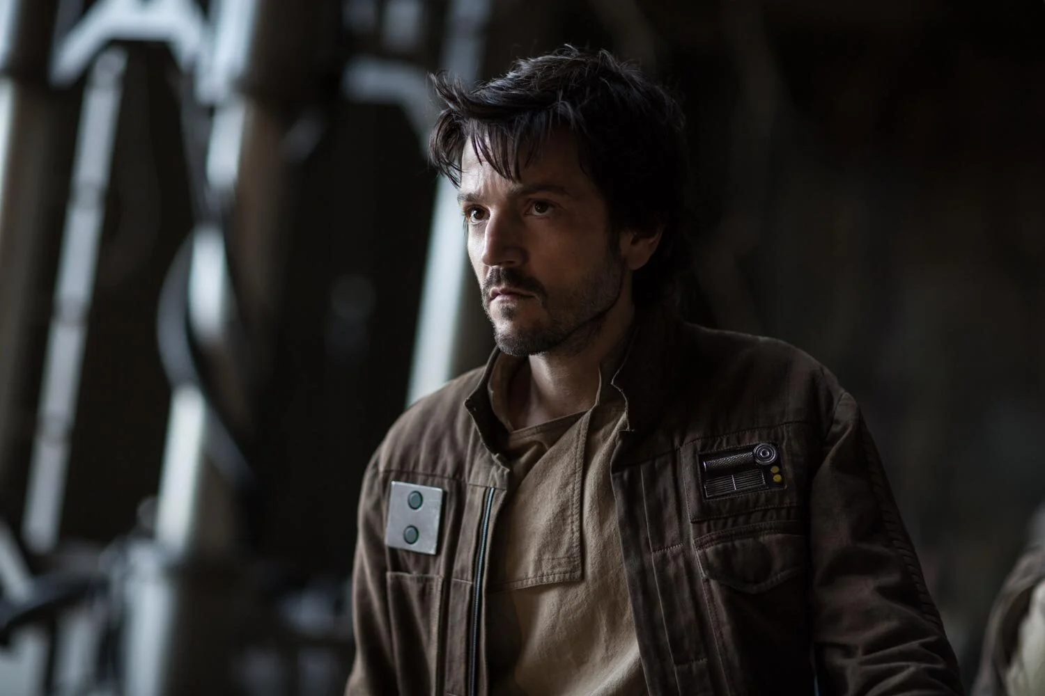 jonathan-olley-Rogue-one-star-wars-cassian-andor-officer-diego-luna-mexican-actor-rebel-alliance_1.jpg
