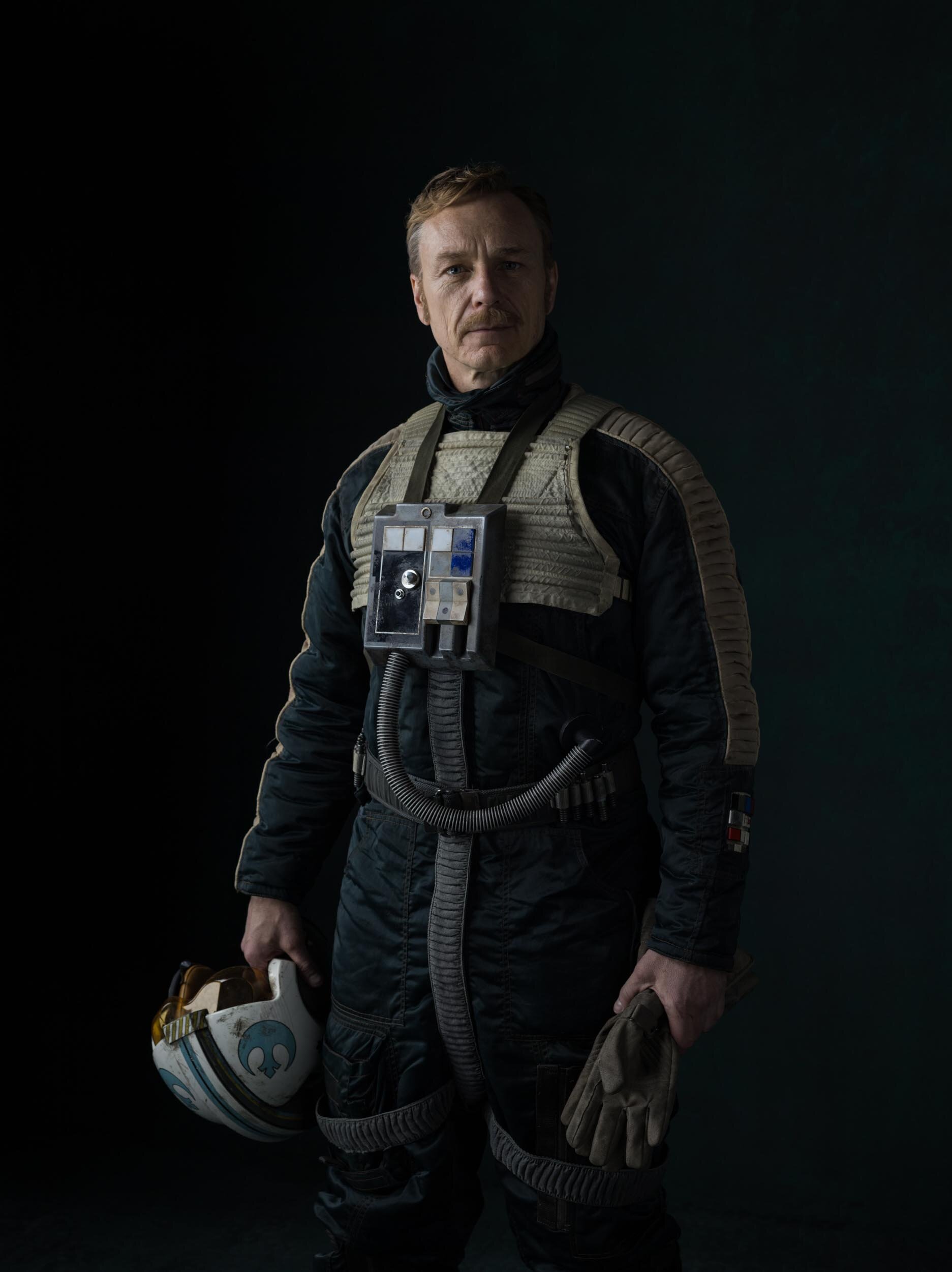 jonathan-olley-Rogue-one-star-wars-general-antoc-merrick-blue-squadren-pilot-rebel-alliance.jpg