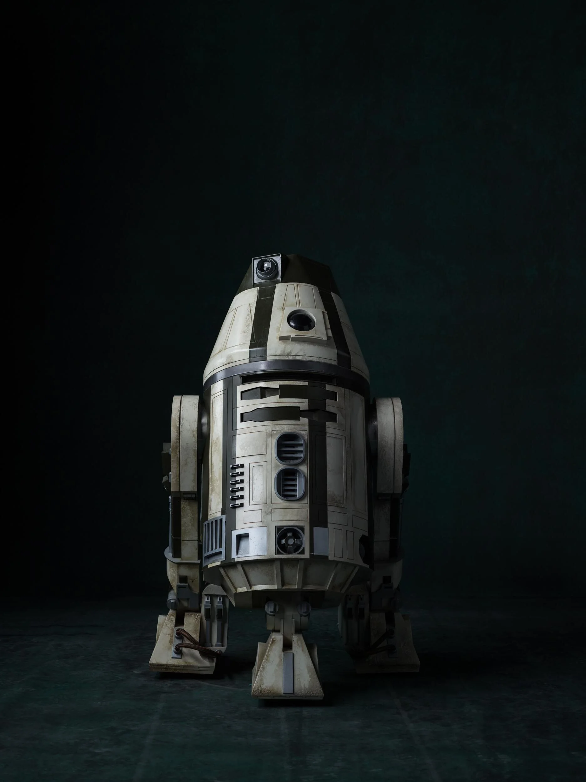 jonathan-olley-Rogue-one-star-wars-d4-r4b-d4r4b-arforb-droid-astromech-massassi-mechanic-maintenance.jpg