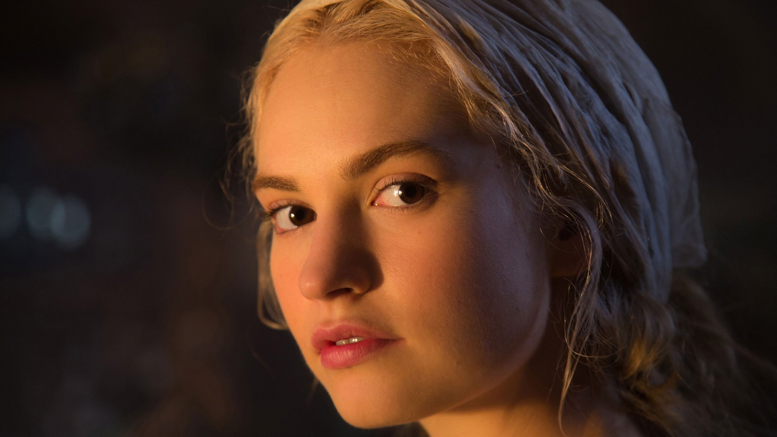 lilly-james-cinderella-british-actor-actress-ella-cinders-movie-film-unit-still-photography-jonathan-olley-disney.jpg
