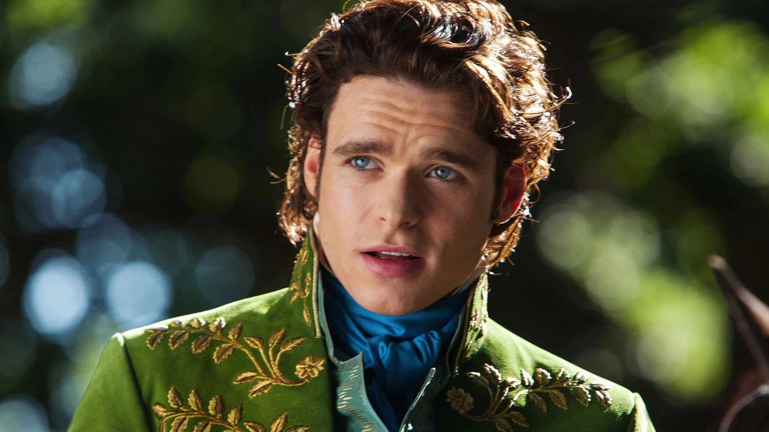 richard-madden-scottish-actor-cinderella-movie-film-unit-still-photography-jonathan-olley-disney.jpg