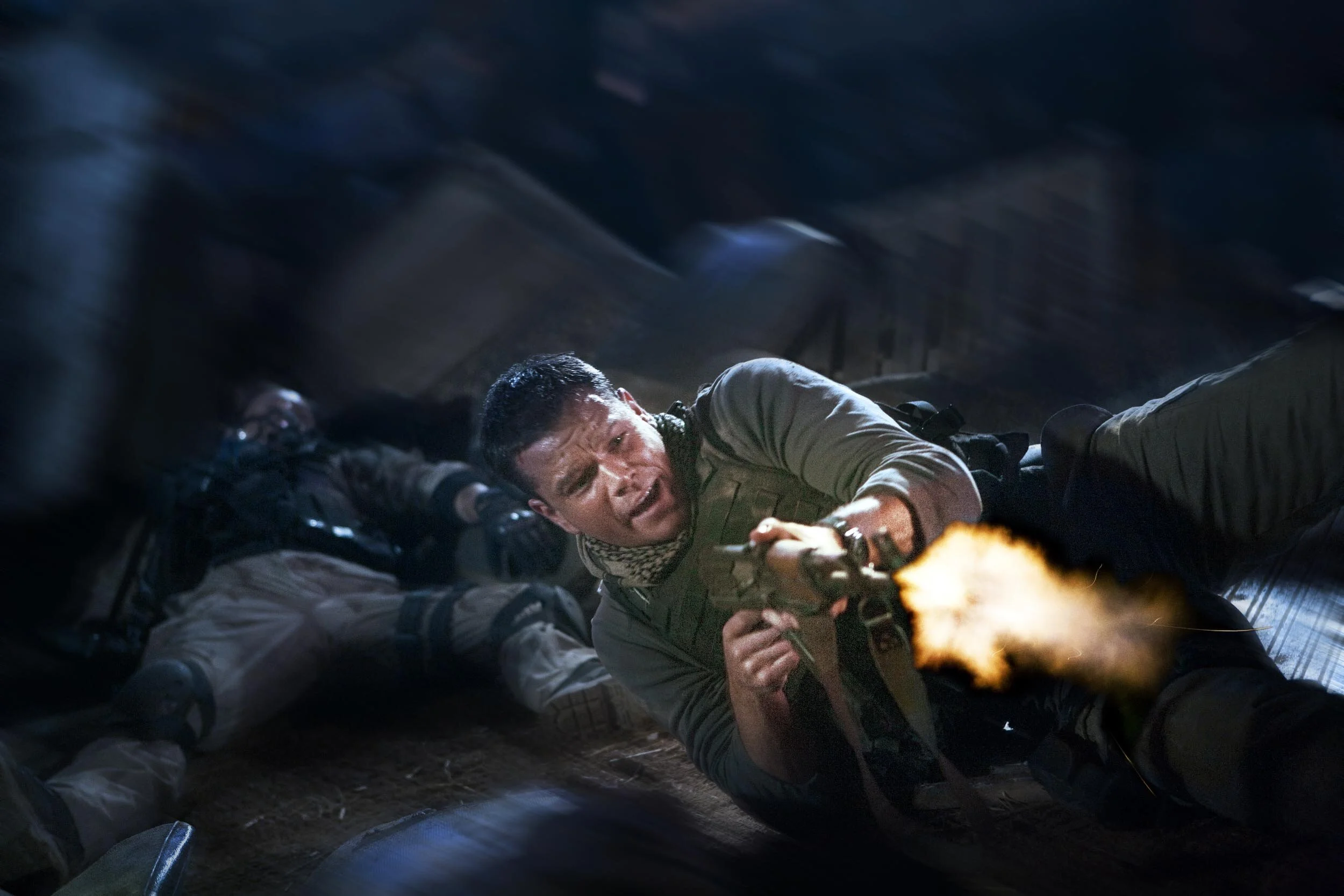 jonathan-olley-green-zone-matt-damon-paul-greengrass-iraq-war-weapons-of-mass-destruction-thriller-action-film-movie-unit-still-photography-ak-ak47.jpg