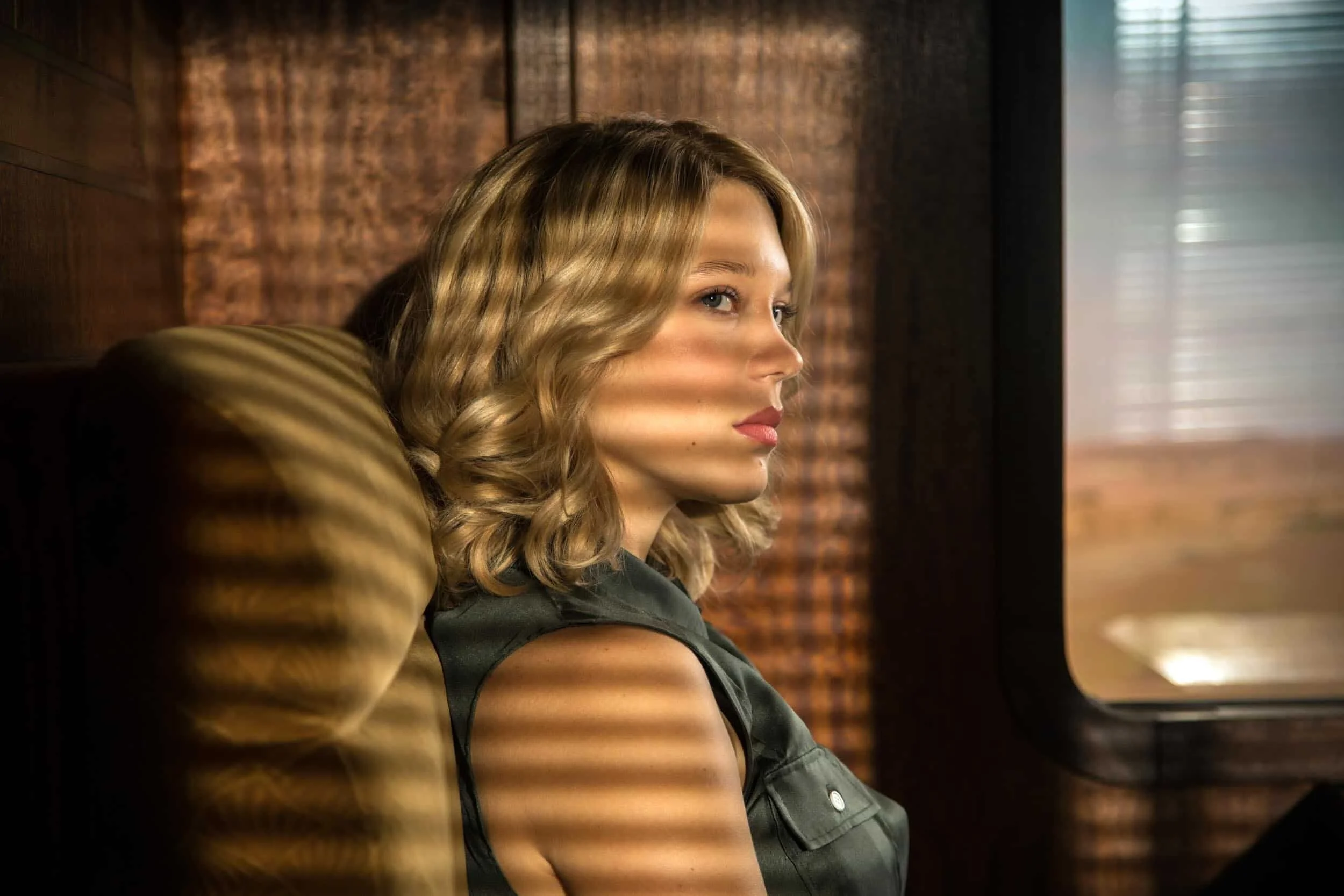 jonathan-olley-james-bond-spectre-lea-seydoux-french-actor-unit-still-photography.jpg