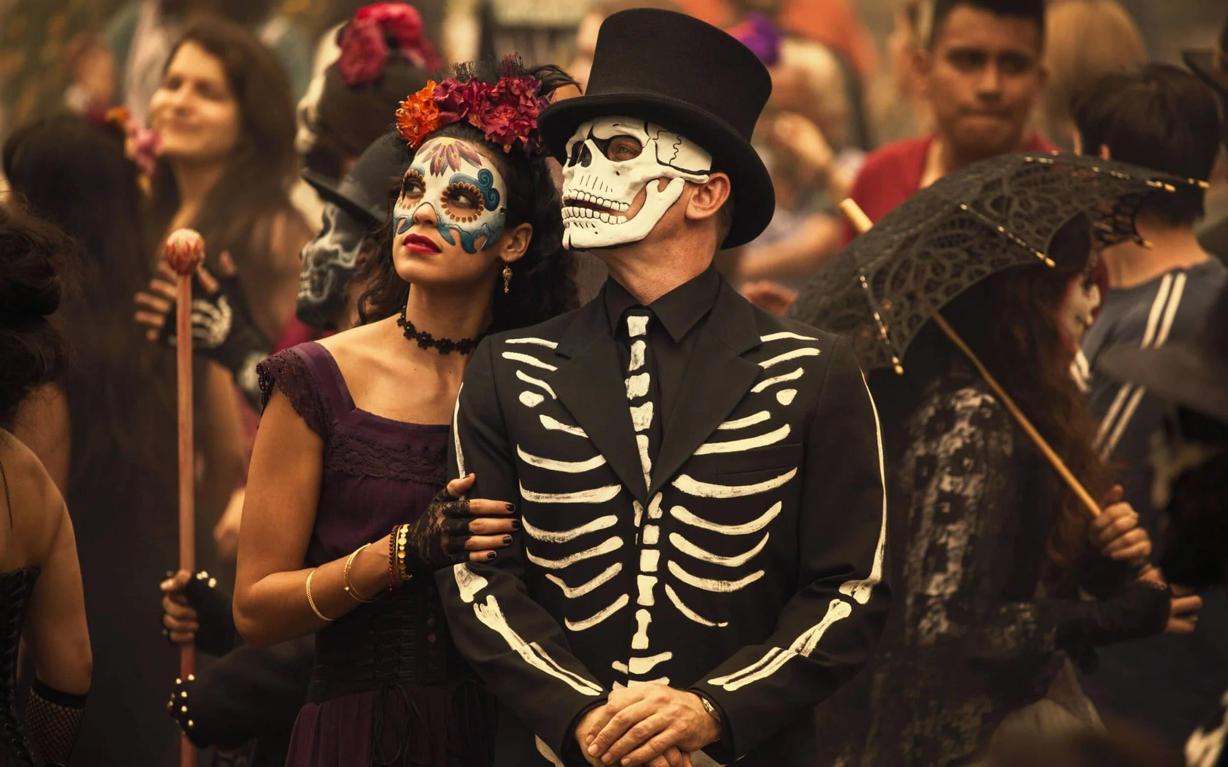 stephanie-sigman-estrella-mexican-american-actress-bond-girl-james-jonathan-olley-photography-unit-still-daniel-craig-spectre-day-of-the-dead-mexico.jpg