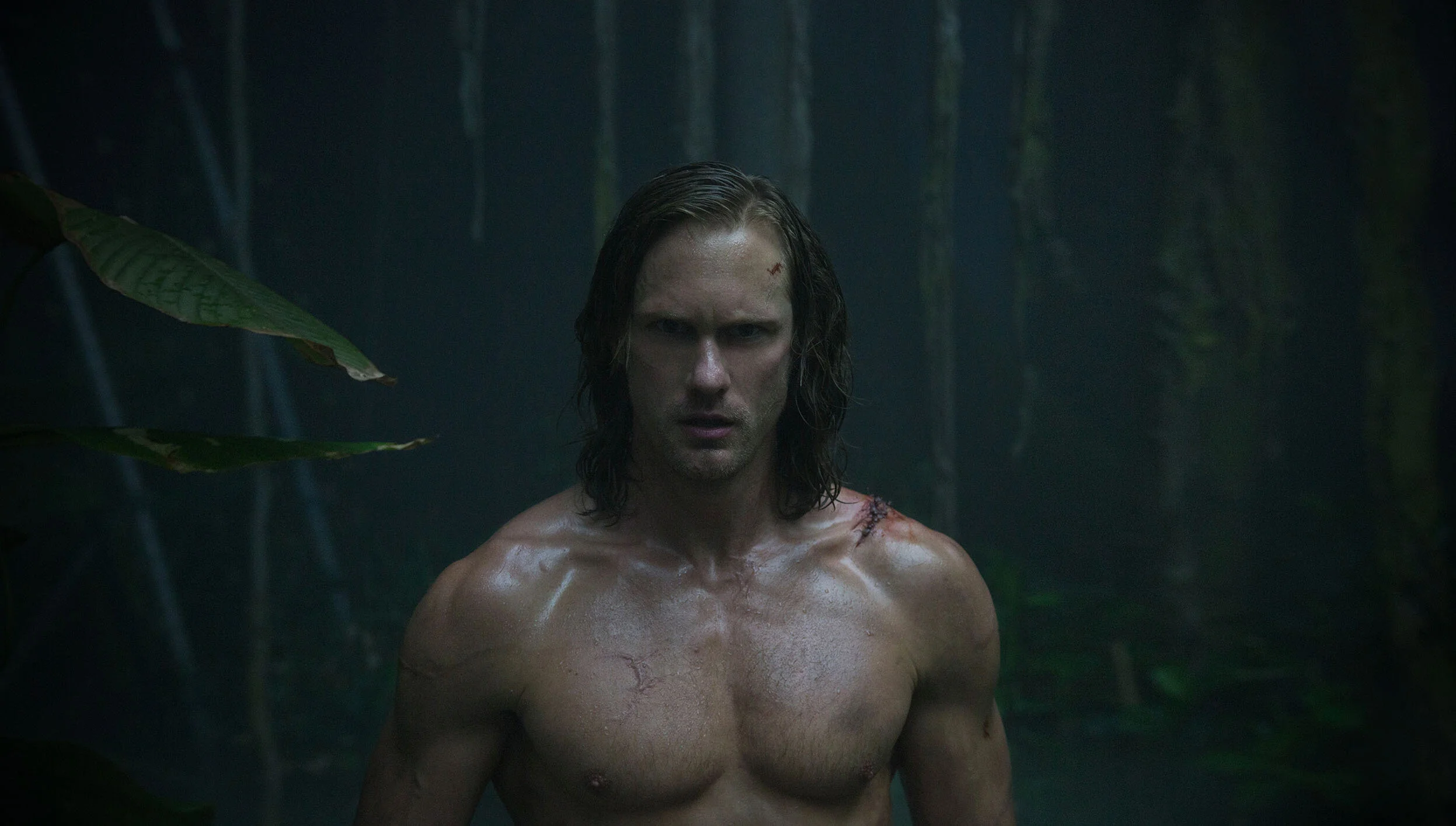 alexander-skarsgard-the-legend-of-tarzan-movie-jonathan-olley-david-yates-unit-still-photography-director-swedish-actor-muscle-sweat-jungle.jpg