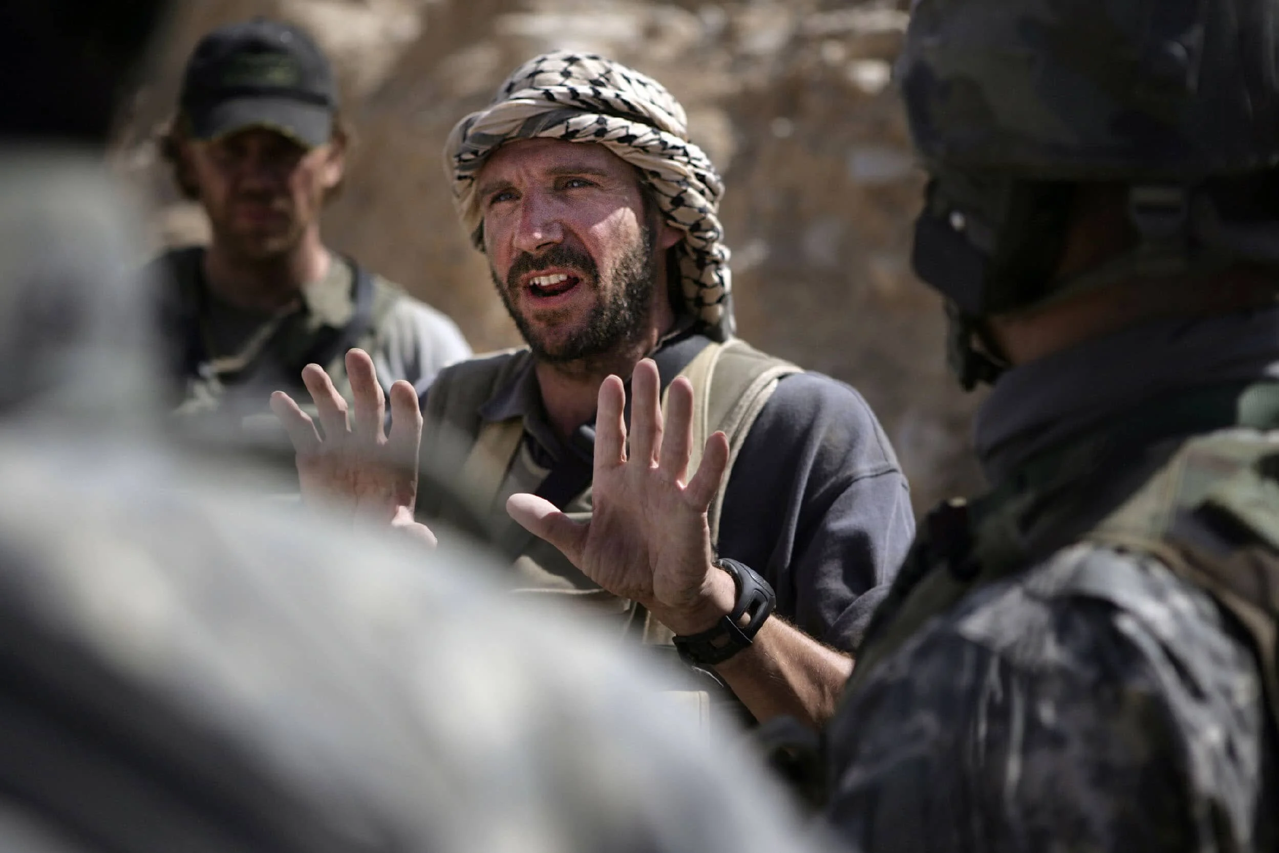 ralph-fiennes-swaga-jordan-the-hurt-locker-war-action-thriller-oscar-winner-best-picture-kathryn-bigelow-director-jonathan-olley-unit-still-movie-photography.jpg