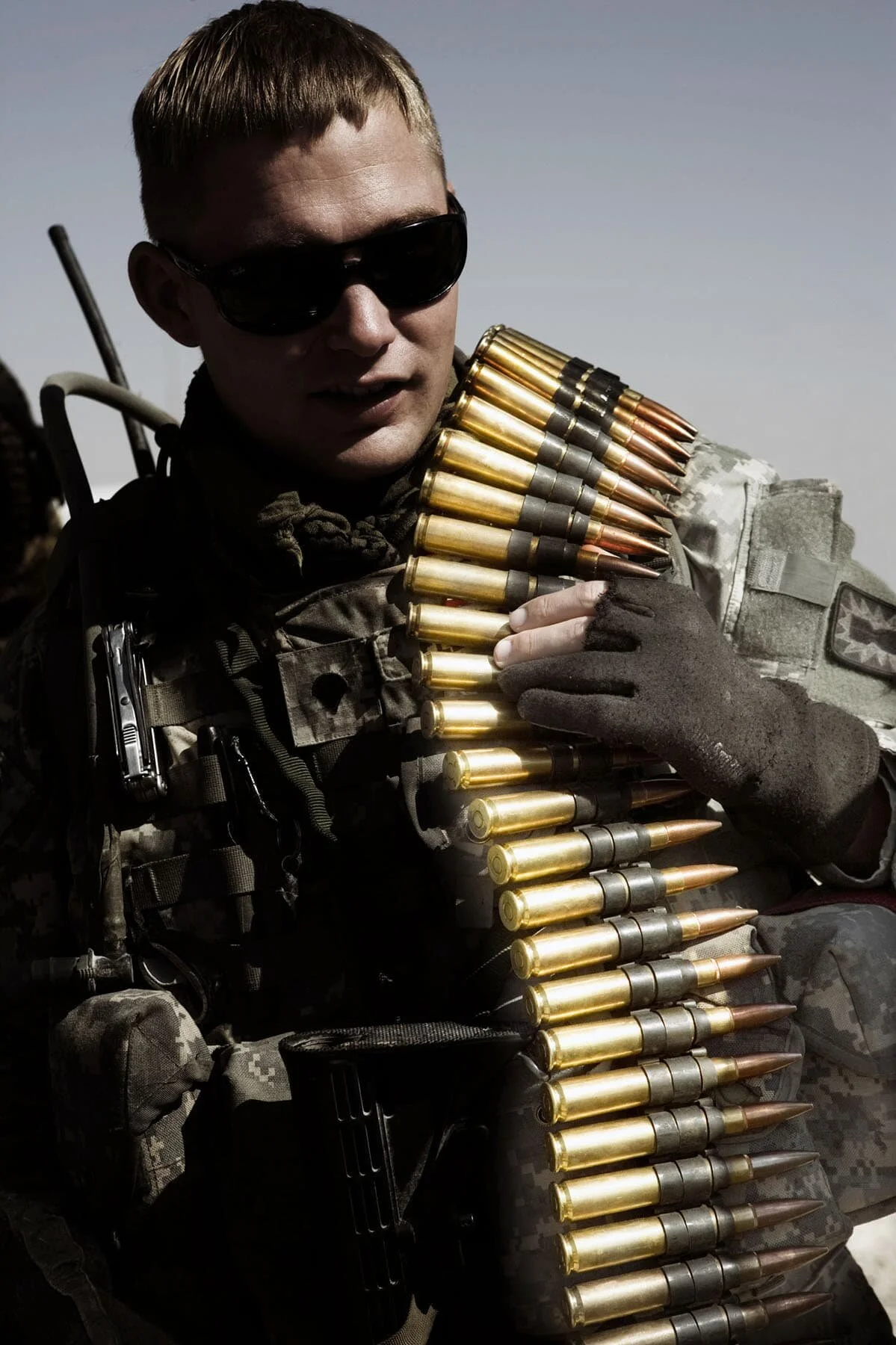 brian-geraghty-the-hurt-locker-50-cal-ammo-ammunition-desert-dust-heat-jonathan-olley-still-unit-movie-film-photography-kathryn-bigelow-director.jpg
