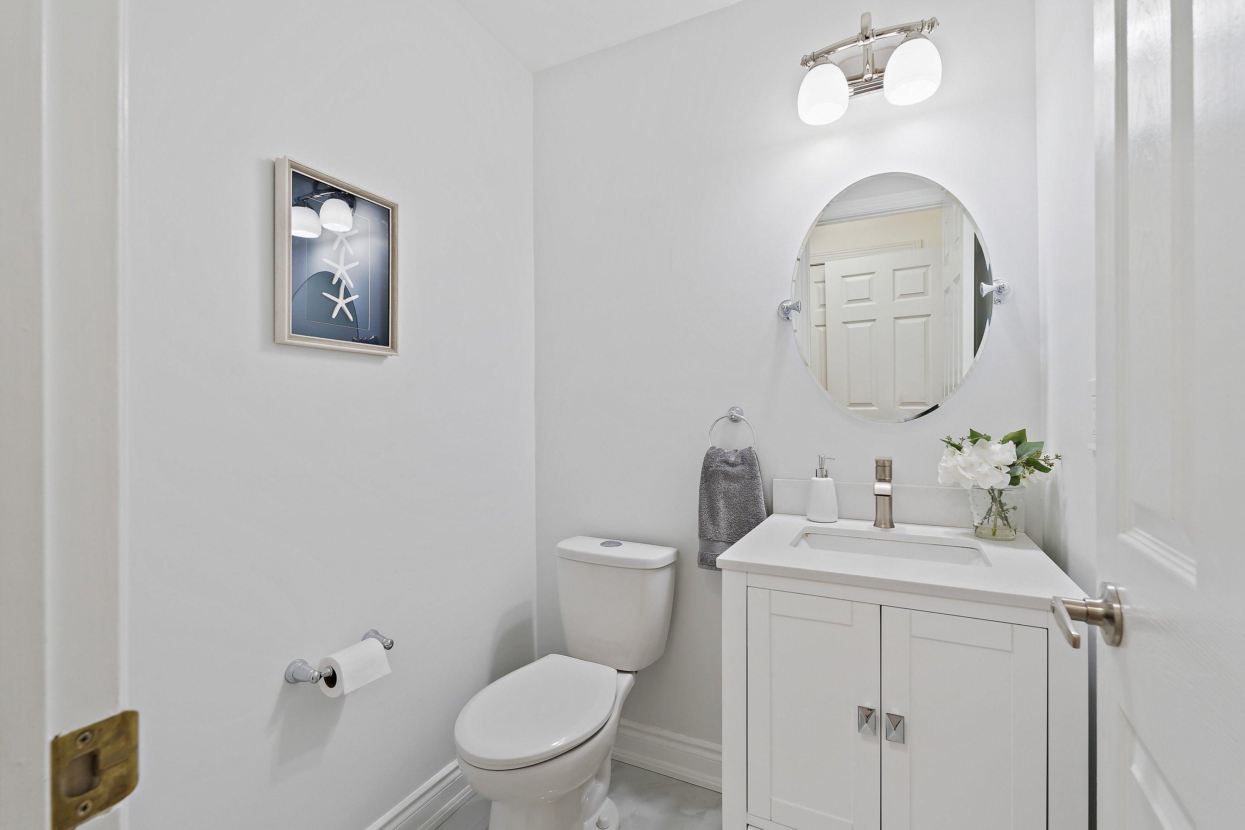 21 Pomeroy Ct Halton Hills ON-print-027-016-Bathroom-4200x2800-300dpi.jpg