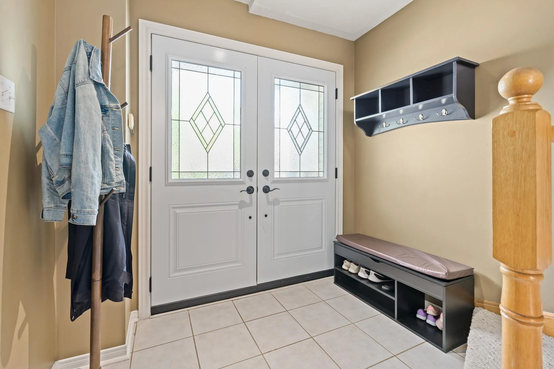 007-014-Entryway-1900x1200.jpg
