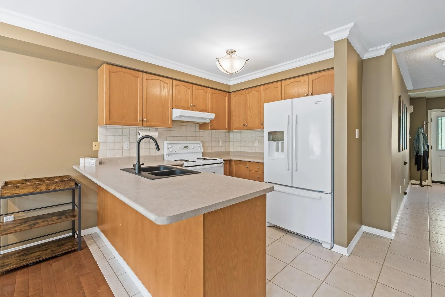 012-033-Kitchen-1900x1200.jpg