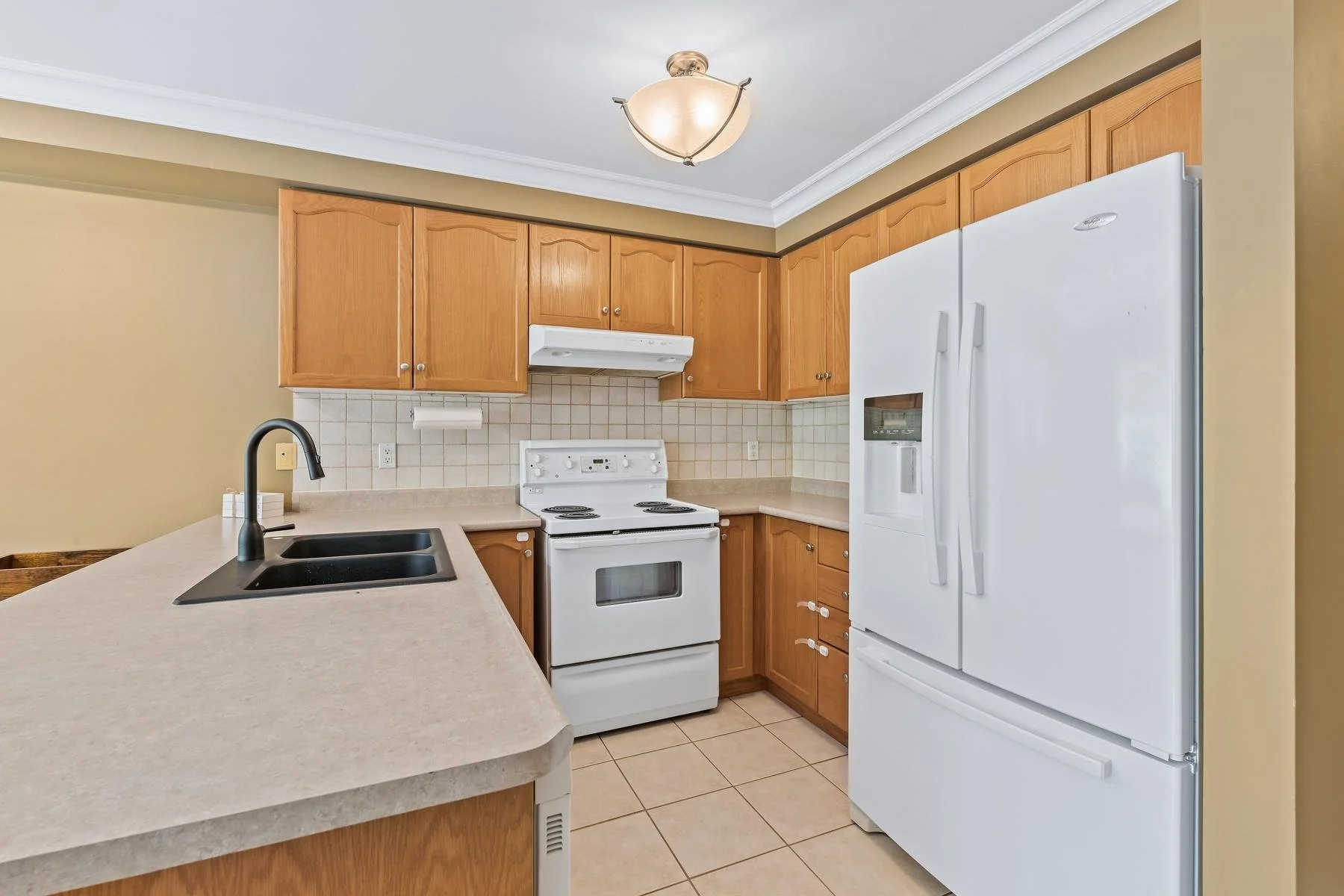 013-019-Kitchen-1900x1200.jpg