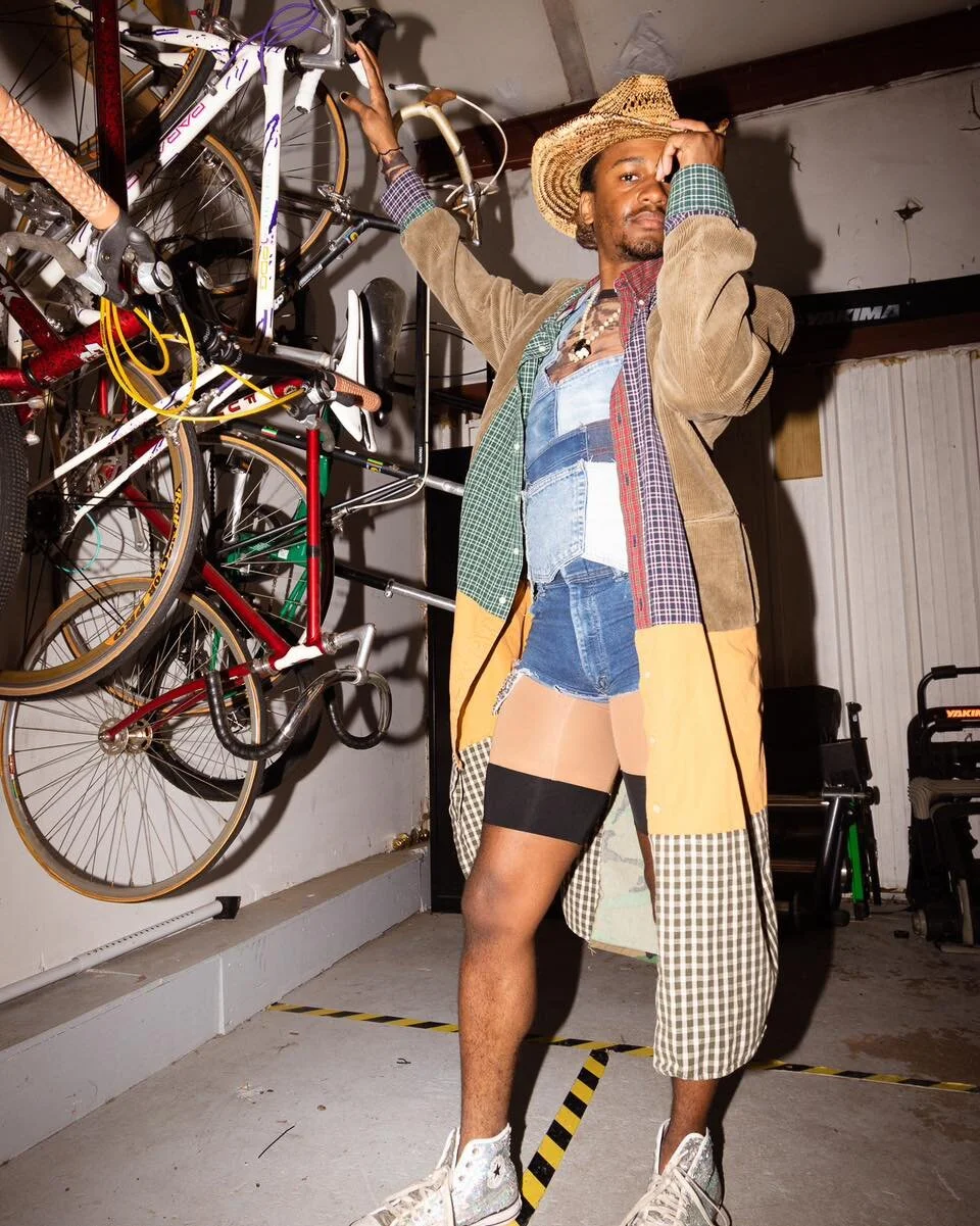 Nothing to watch? 👀 Visit our youtube Metro Vieve Magazine and watch our recent interview with the creators of Columbia&rsquo;s only Grunge event! ✨🖤 
@little_voxel 
@thebeautifulneighborhood 
Featured Above
Model Carrington (@hauseofhardin) is wea