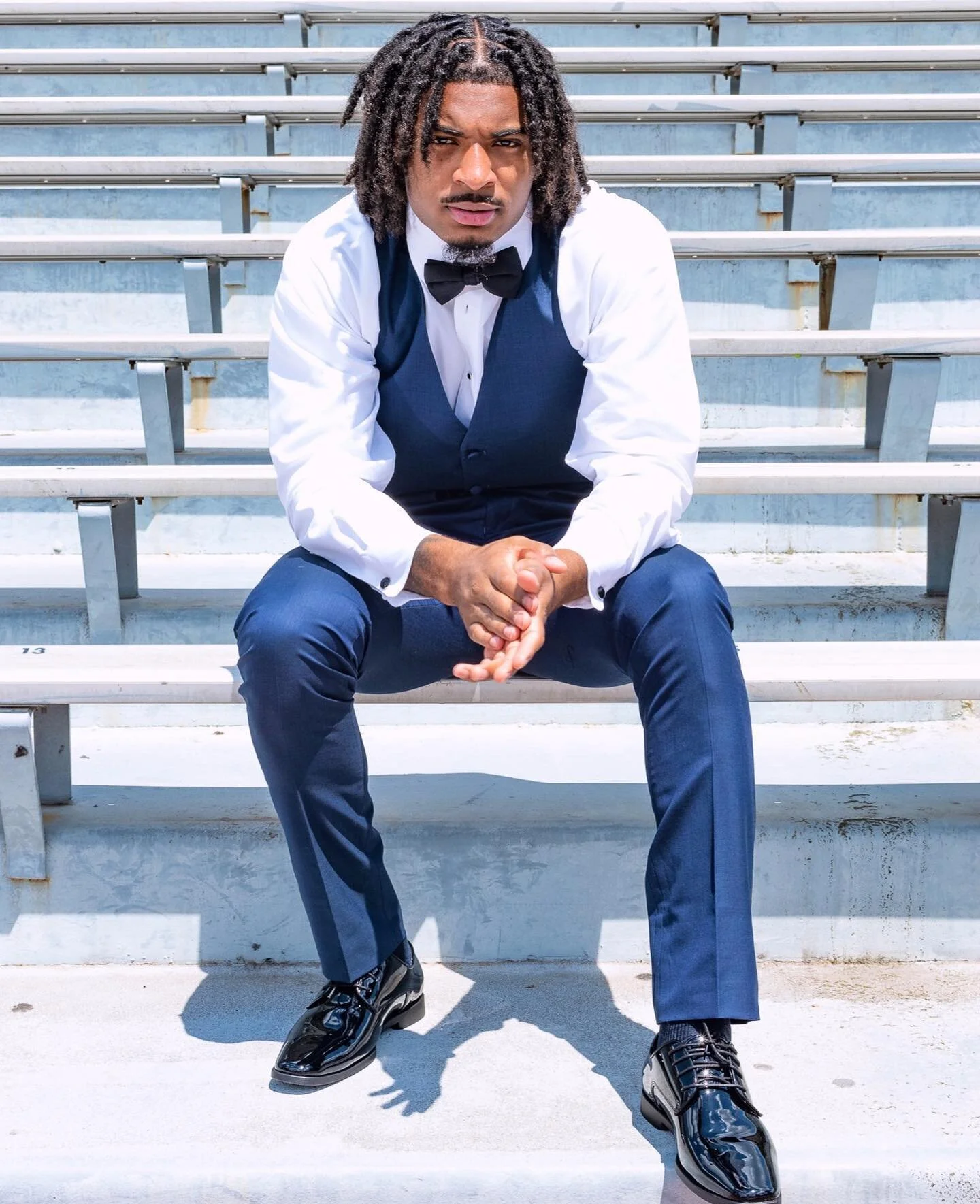 It&rsquo;s Friday!! Have you watched our interview with star player Juice Wells? 👀🤗(@juicew3lls) 

Watch now on our YouTube channel Metro Vieve Magazine and be sure to like and subscribe for more!! ✨

@chaisebelt x @parkavesports 
@gamecockfb 
 Pho