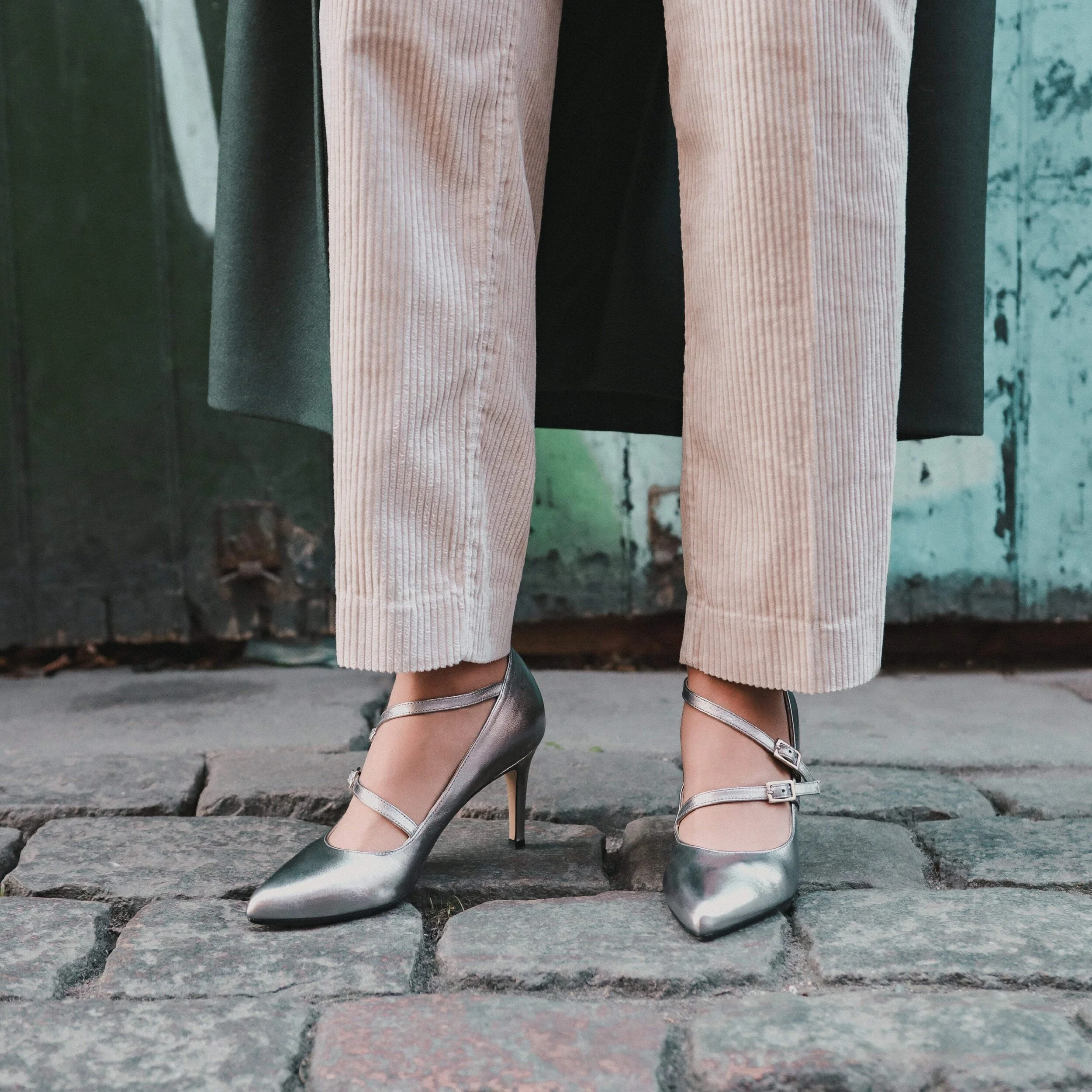 zoe-silver-strappy-leather-pump-roccamore-5.jpg