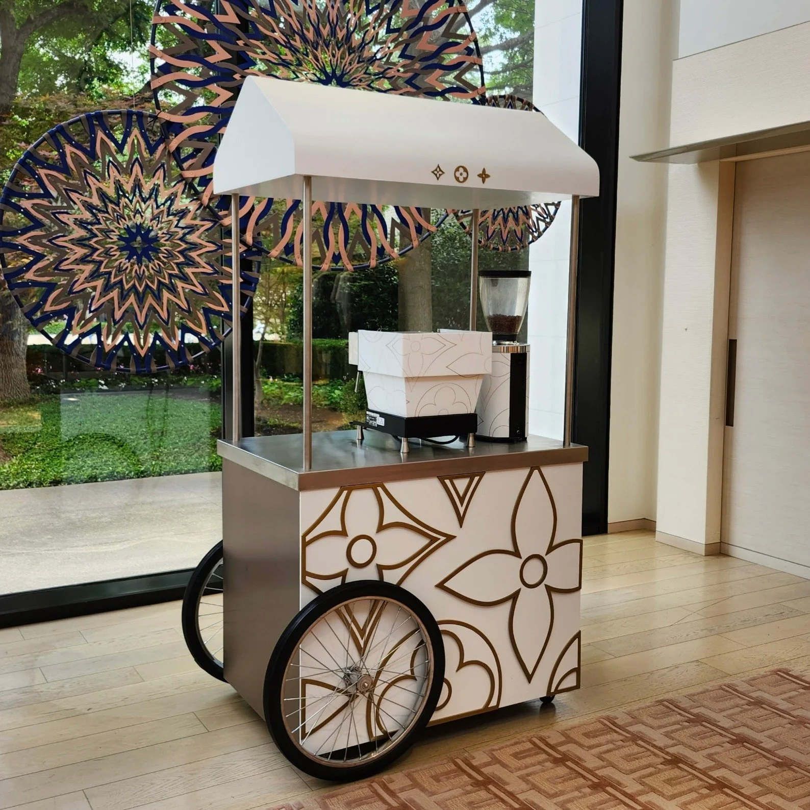 Have you seen the new look? 

Our Custom-made Bar and Carts for @louisvuitton stores are shining in their gold-accent upgrades. 
- 
Fabrication and Installations by @zeroproductionstx 
-
#htx #nyc #visualmarketing #texasfabrication