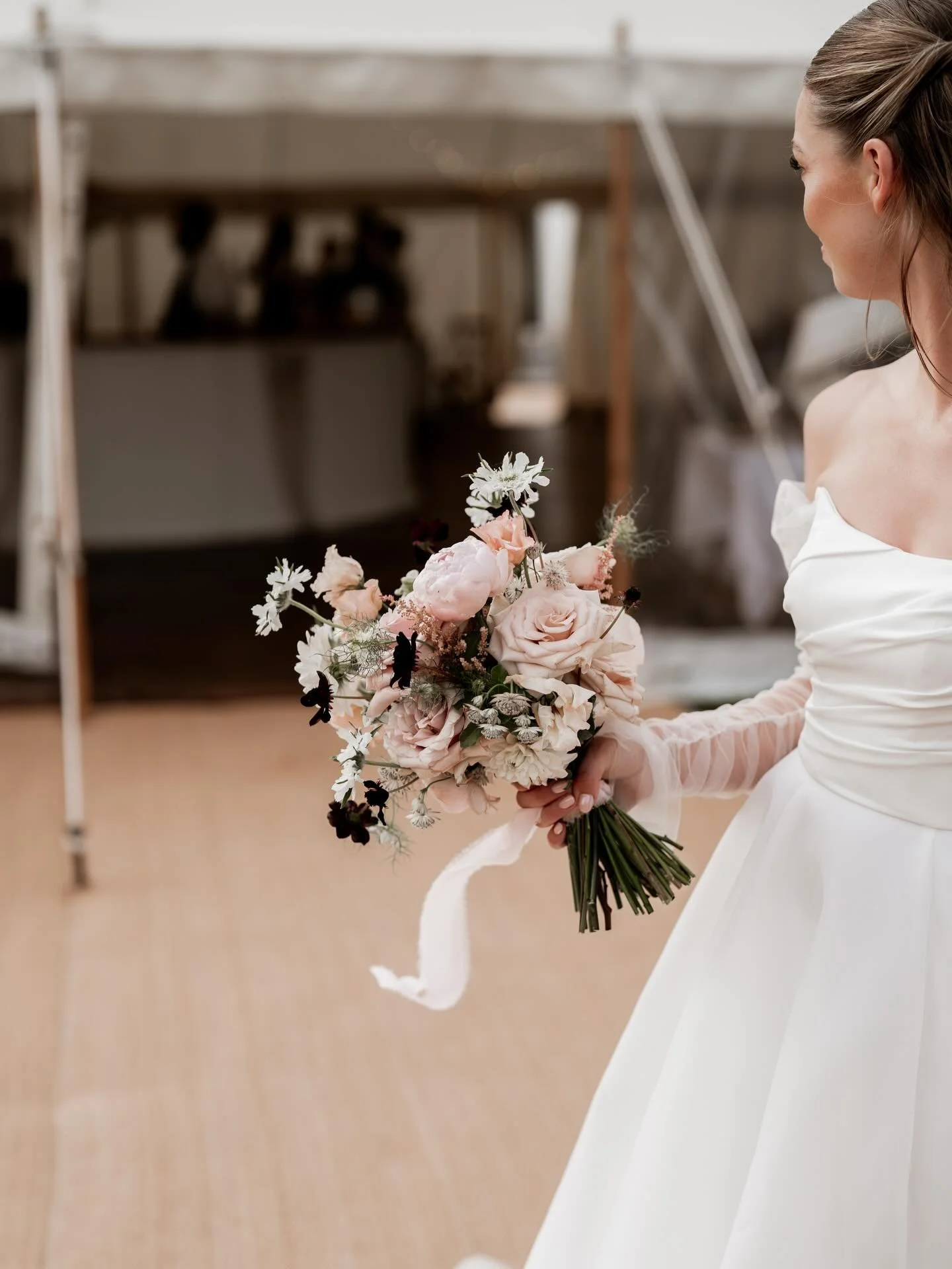 We&rsquo;re still not over this one 🤍

Soft tones, elegant detailing and relaxed vibes - Hattie &amp; James celebrated in style with our 12m x 27m marquee at the heart of it all 🫶🏻

From the first toast to the last dance, every moment felt effortl