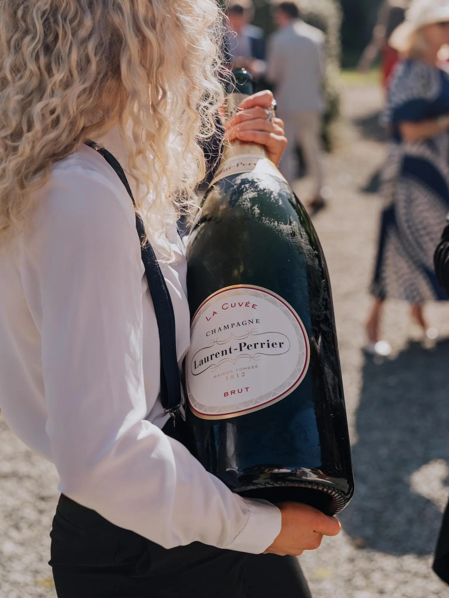 It&rsquo;s Friday and we&rsquo;re finally feeling the sun on our skin 🍾

We&rsquo;ll take any excuse to celebrate, so this weekend calls for bubbles and sunshine - the perfect combination 🥂☀️✨

📸 @claracooperphoto 
📍 @tyfrymanor 

#thecanvastentc