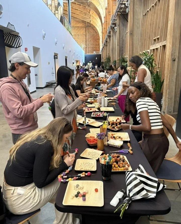 Scenes from yesterday's Halloween event! We spent the afternoon at Googleween at Google's campus in Playa Vista crafting festive fall + Halloween wool ball garlands with an incredible crew of makers. 🍂🧶⁠
⁠
From spooky color combos to cozy autumn de