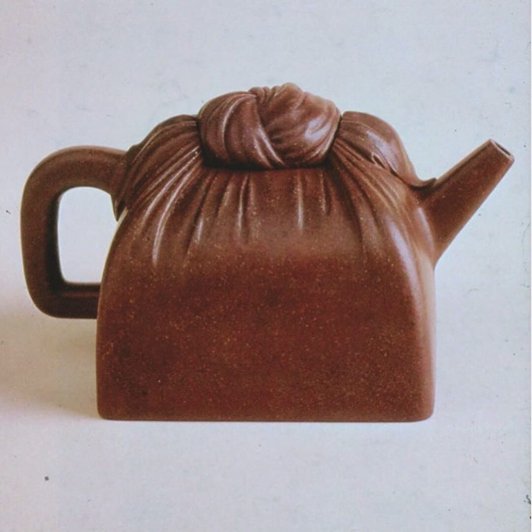 via @sagecollective: Yi&rsquo;xin Tea-pot (zisha) with #ShiDabin inscription, 1980-1987. The teapot is modelled as if wrapped in a cloth and the cover is the cloth's knot.