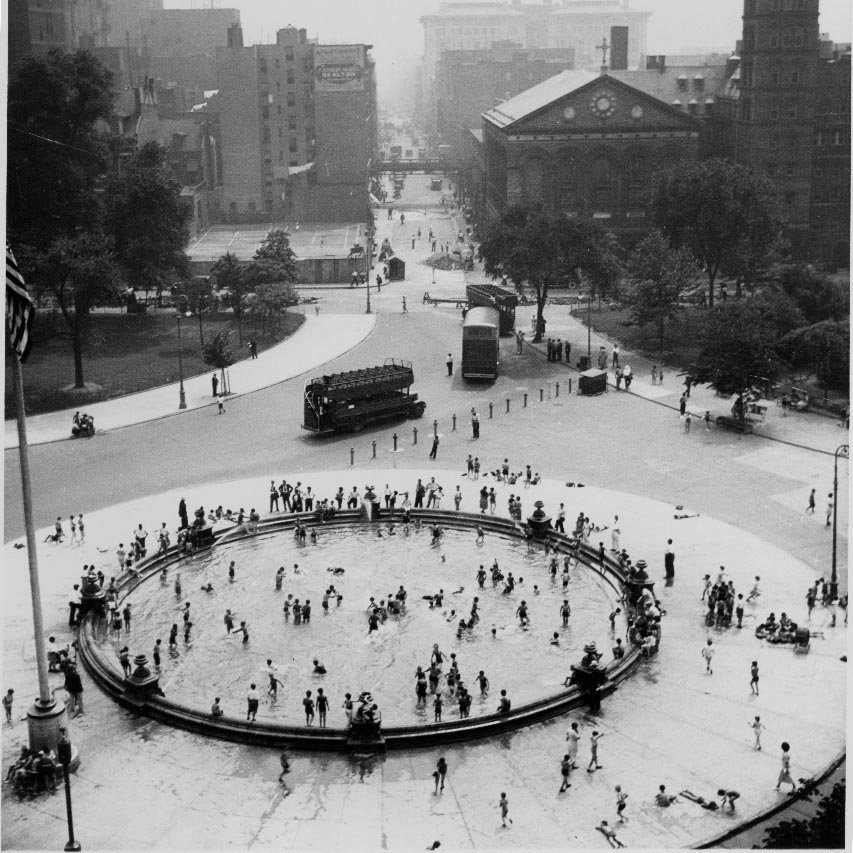 Washington-Square-Park-Children-Bathing-in-Fountain-Pool-1935-Vintage-Photo-NYC-4.jpg