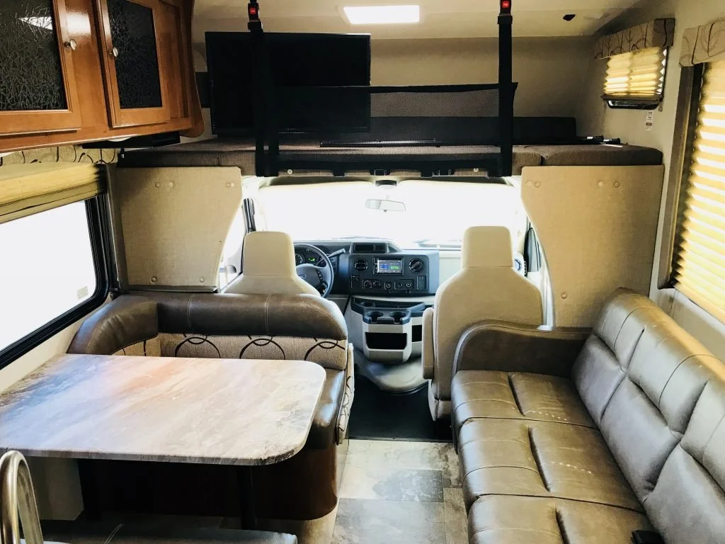 29FT-COACHMEN-LEPRECHAUN-NON-SLIDE-3-1024x768.jpeg