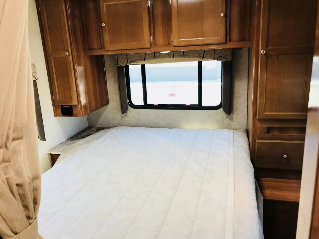 29FT-COACHMEN-LEPRECHAUN-NON-SLIDE-12-1024x768.jpeg