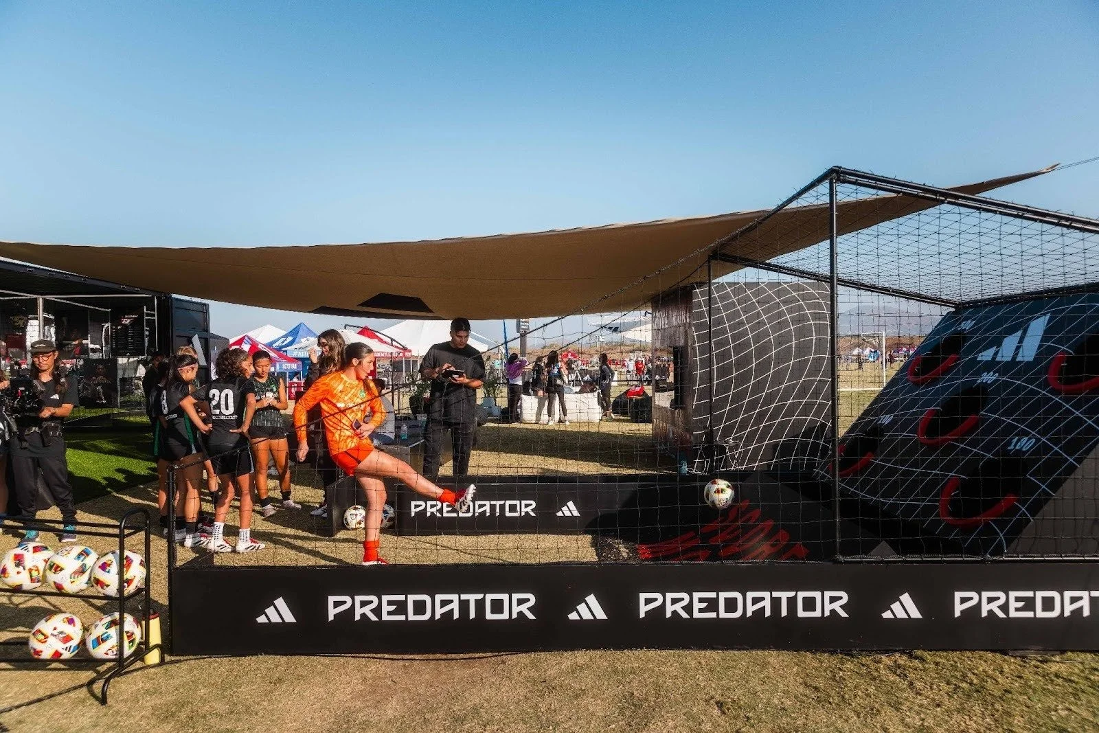adidas : Predator Soccer Tour