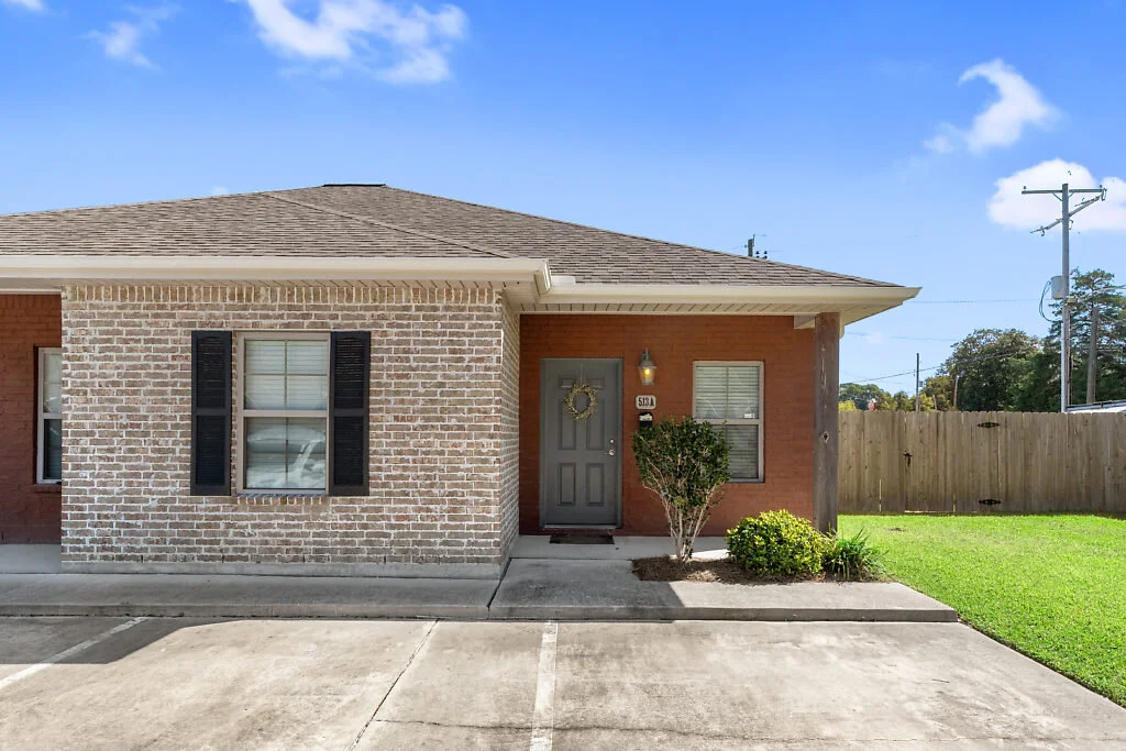 001-513AEastSchoolSt-LakeCharles-LA-70605-small.jpg