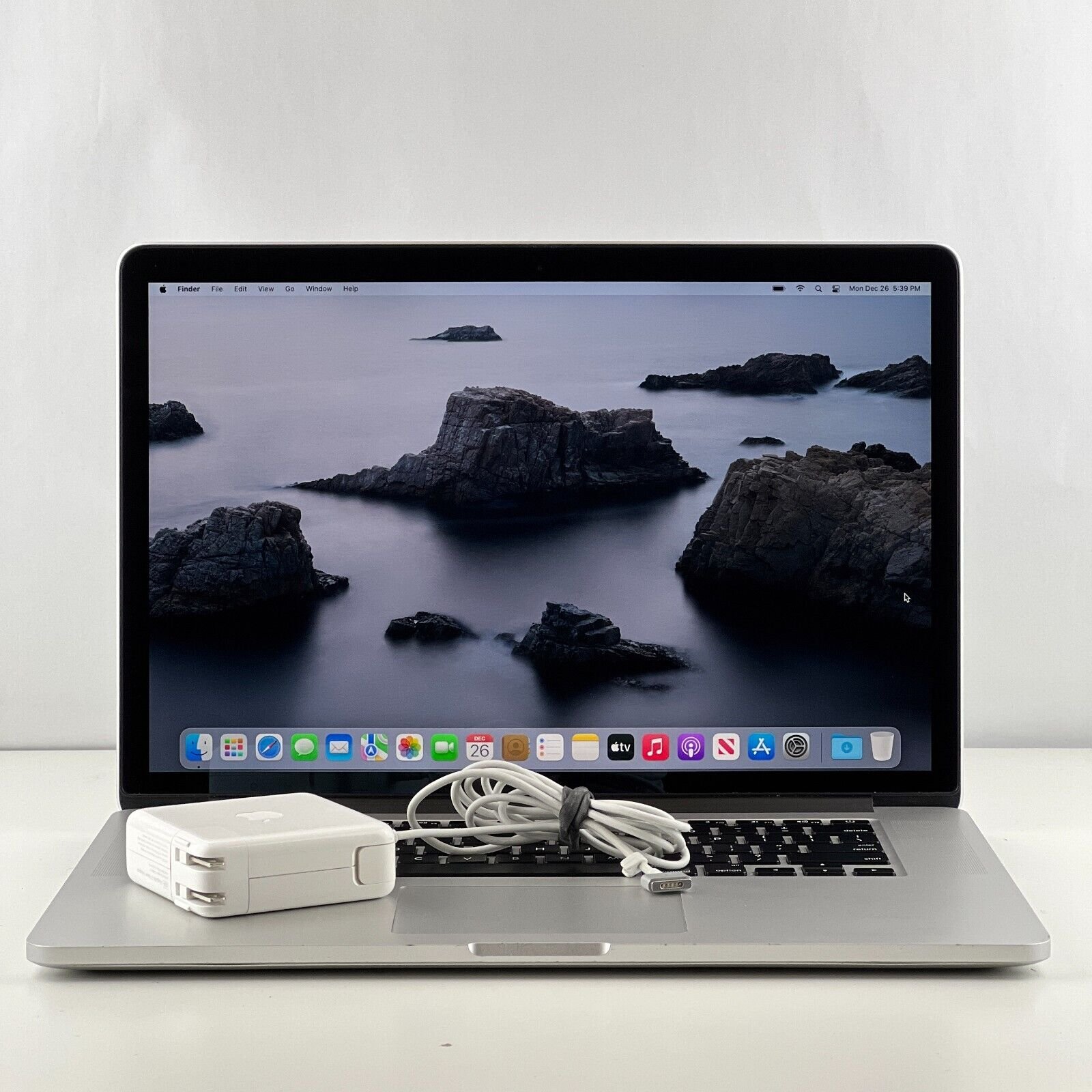 MacBook Pro 15 2015 | 2.5 i7 16GB 512GB R9