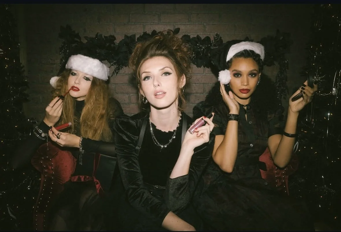 Christina P. Holiday Campaign

Brand : @christinapcosmetics
Director : @heathermillscreative
Photographer : @pena.tyler
Producers/Stylists : @nianapallatt , @katelynsadd, @carleydaniel
MUA : @mascara_mustache
Hair : @bkhairartistry
Models : @pantojai