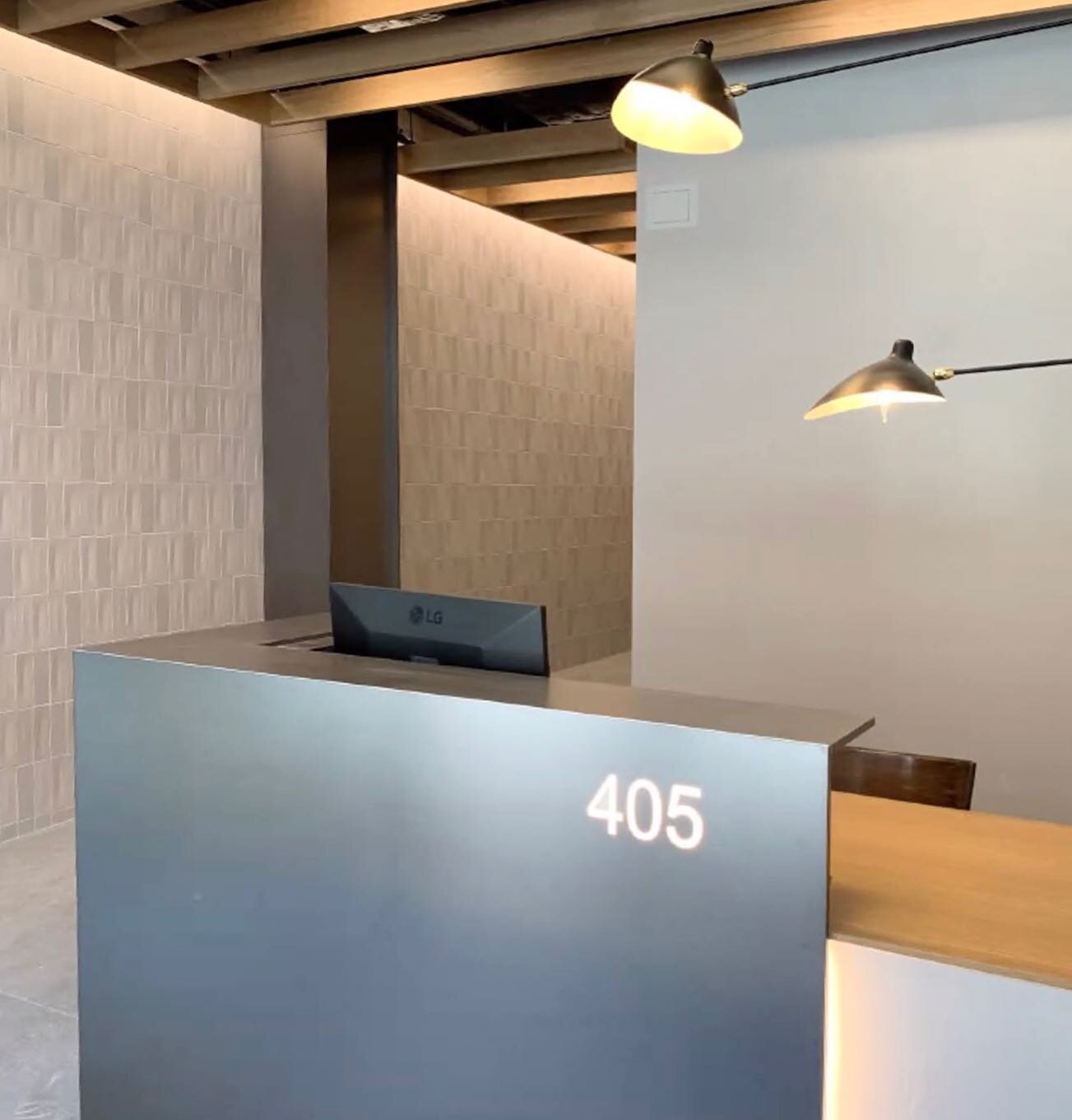 Nice progress on this recent lobby project with @bkskarchitects. 
.
.
.
#lobby #lobbydesign #artsandcrafts #heathtile #nyc #nycinteriors #nyclobby #nyclobbydesign #interiors #interiordesign #gerhardinteriors #gerryende #bkskarchitects #bkskinteriors