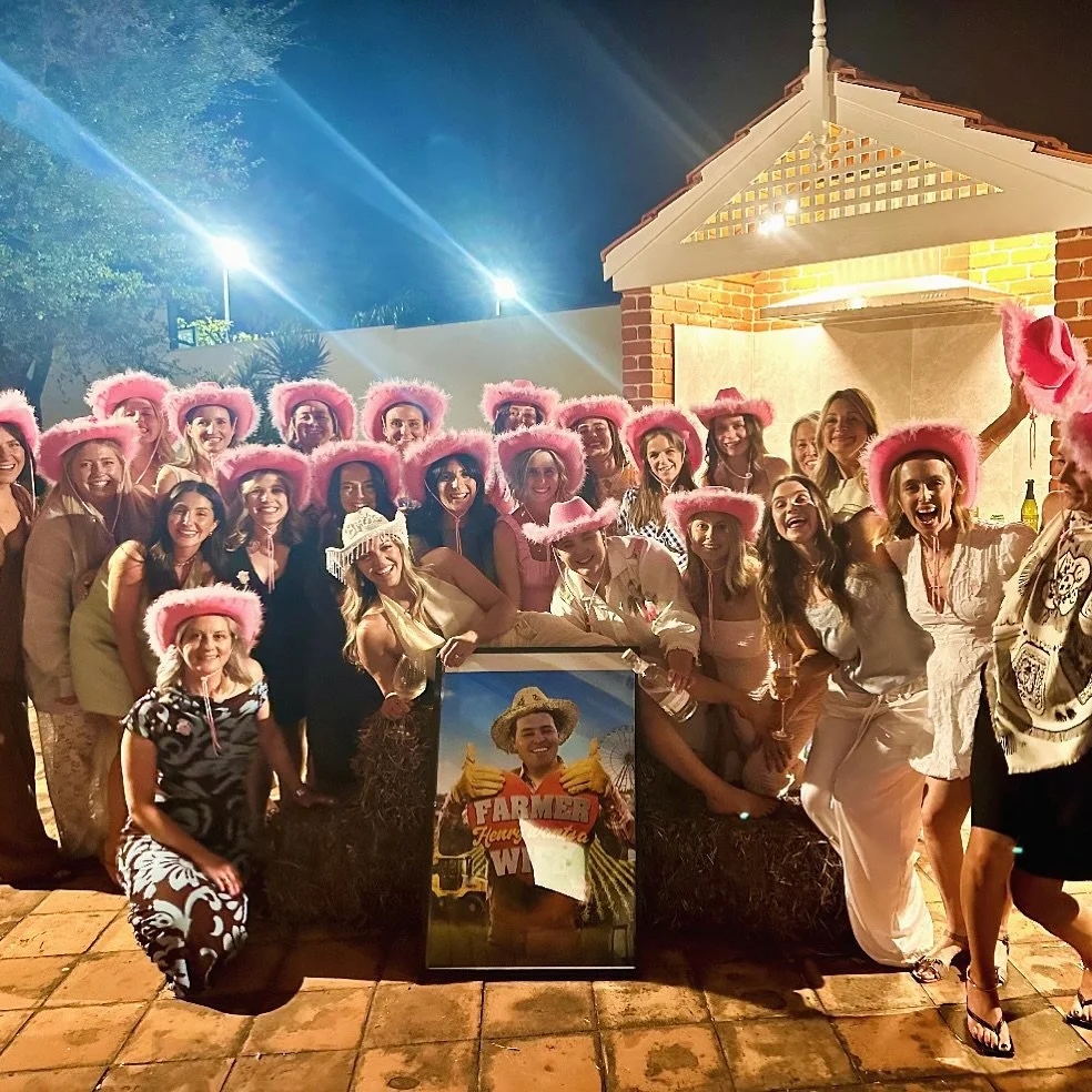 These cowgirls blended country with pop rnb for Ella&rsquo;s hens dance class on the weekend! &ldquo;Farmer Wants A Wife&rdquo; was an epic theme, hay barrels and all 🤠🫶🏼🩷👢