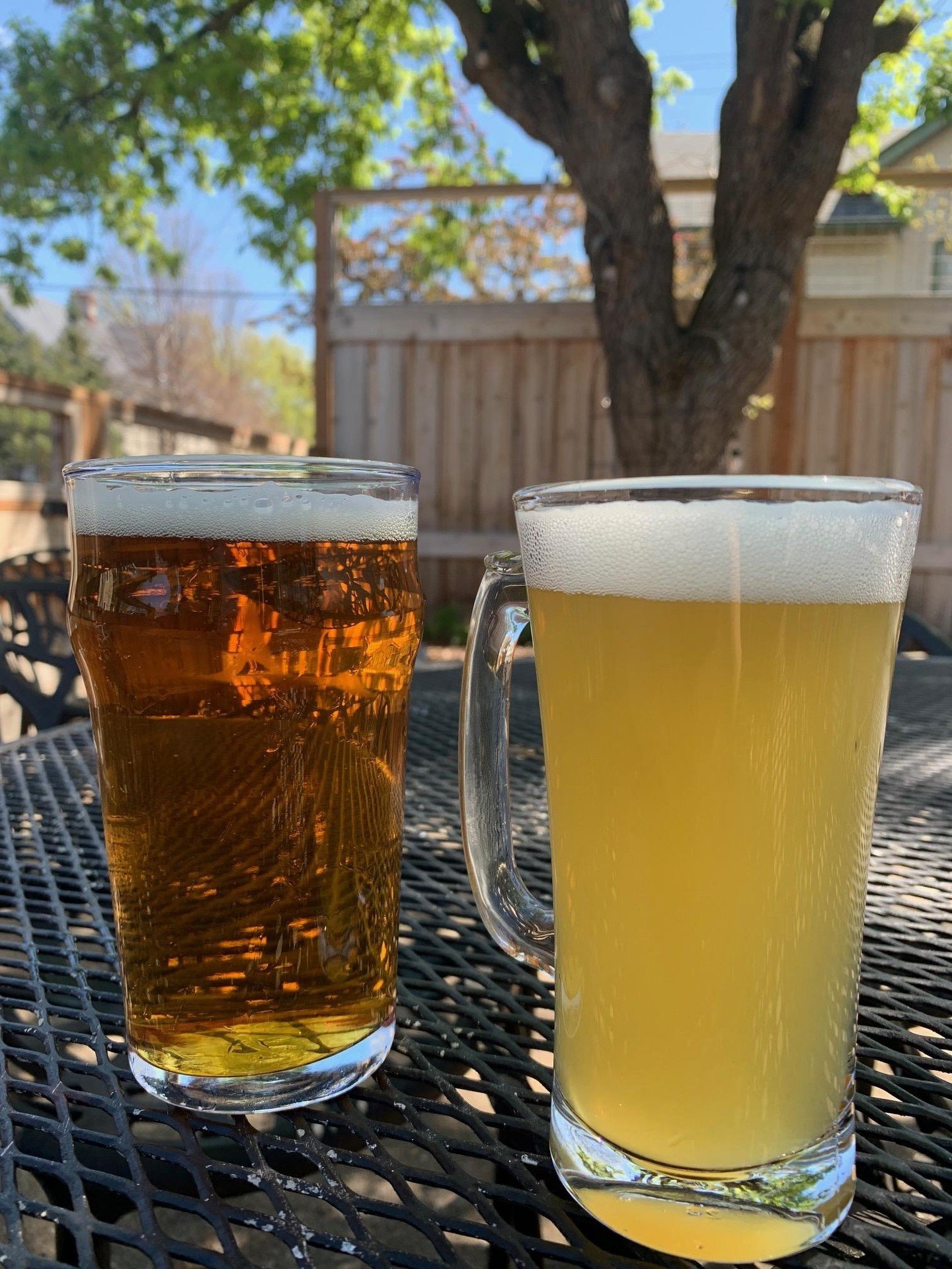 We have 18oz &amp; 10oz pours available for all our draft lines. @dangerousman House IPA just went back on tap and you can still grab a glass of @oliphantbrewing Paul Blerd Mall Bird Sour before it's gone. 
Bonus - 18oz pours are on happy hour starti