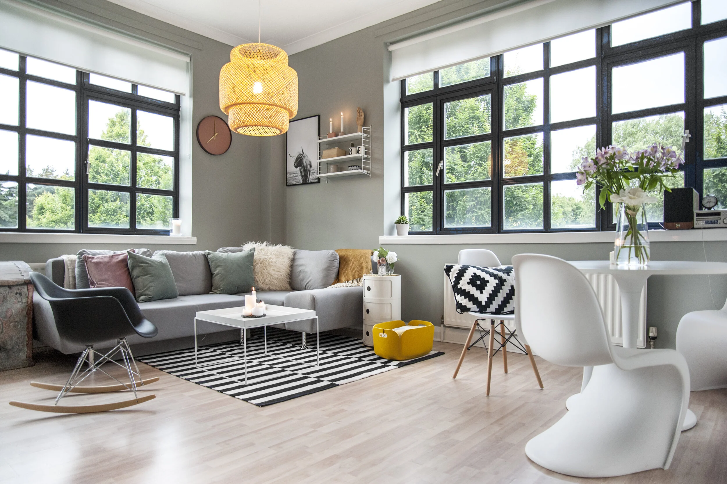 livingroomLighton.jpg