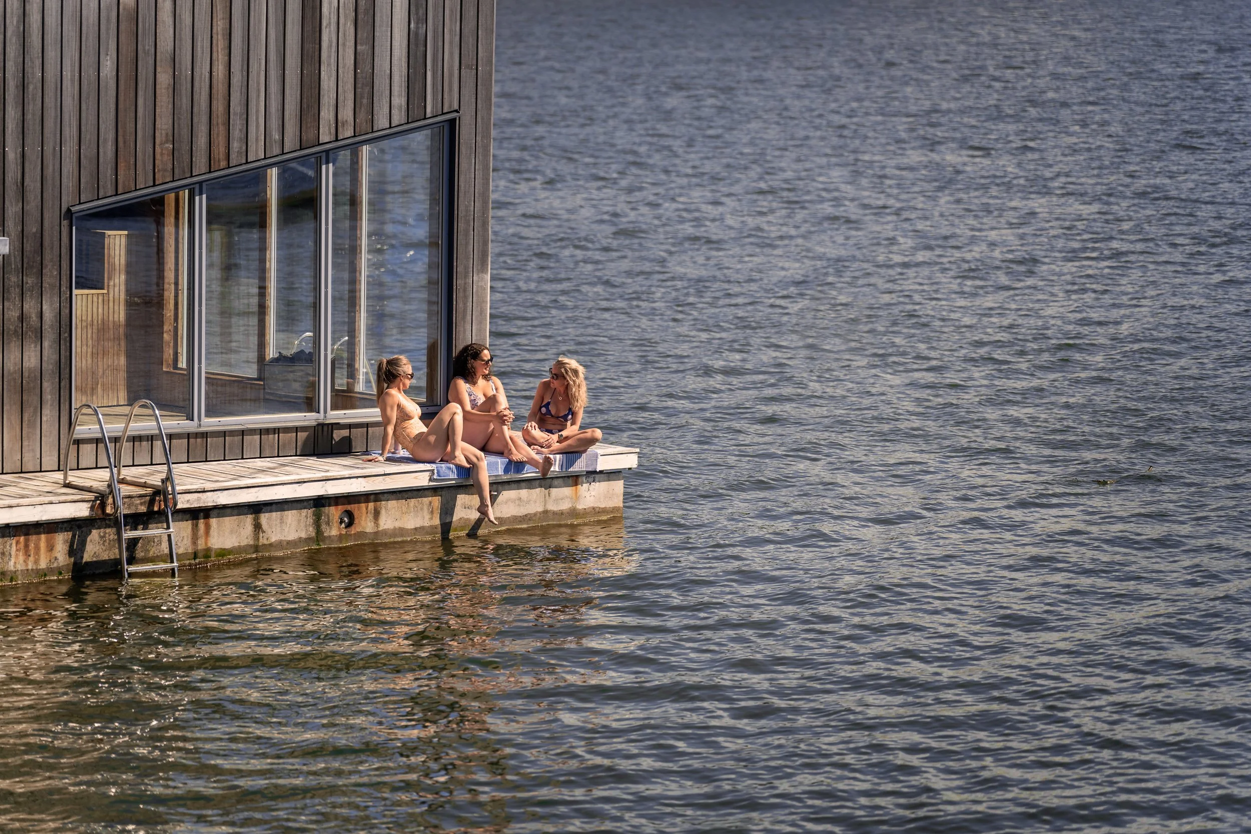Reklamfoto för Sunkini i samarbete med Dragster på Stenungsbaden Yacht Club. 