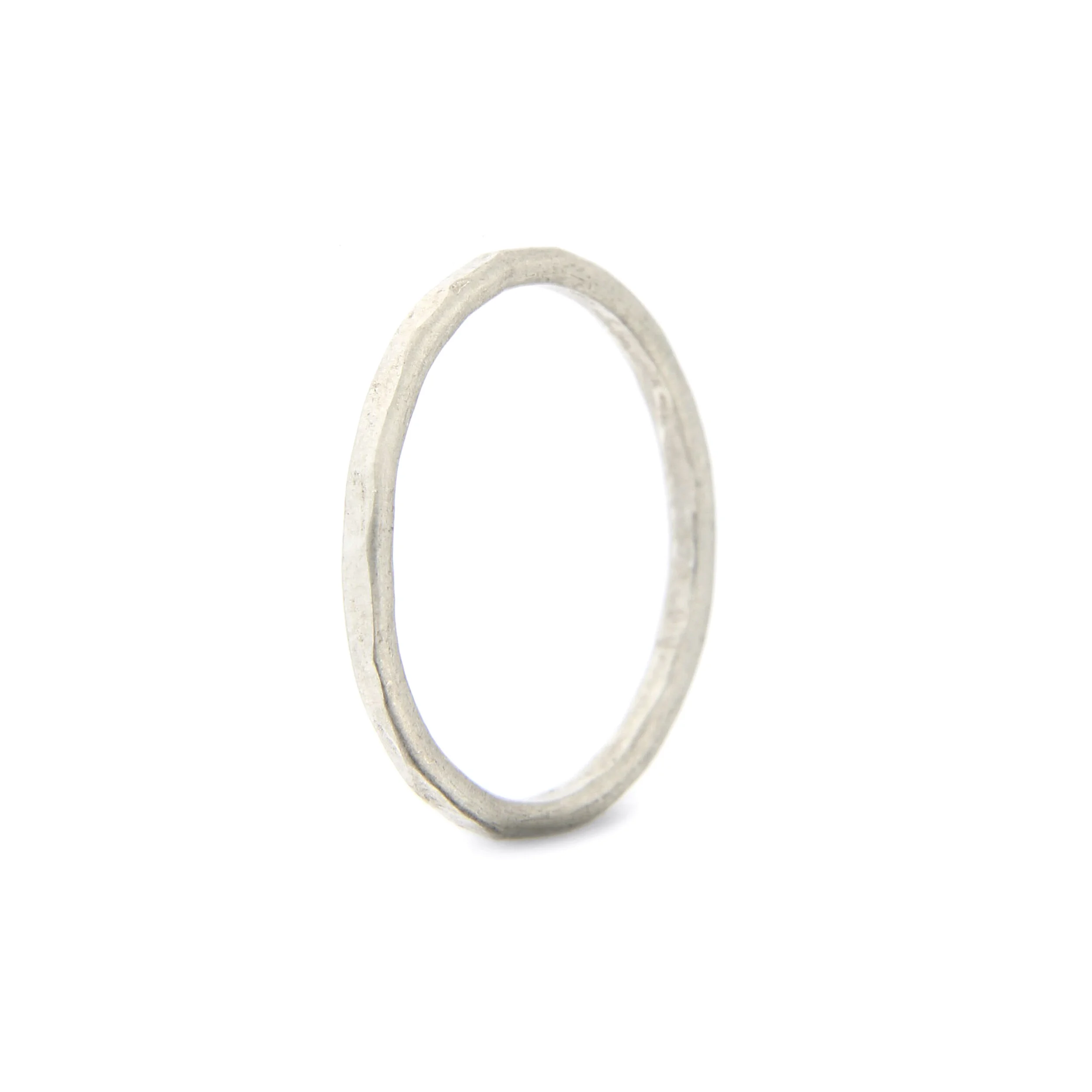 Hammered 1,5 - silver.jpg