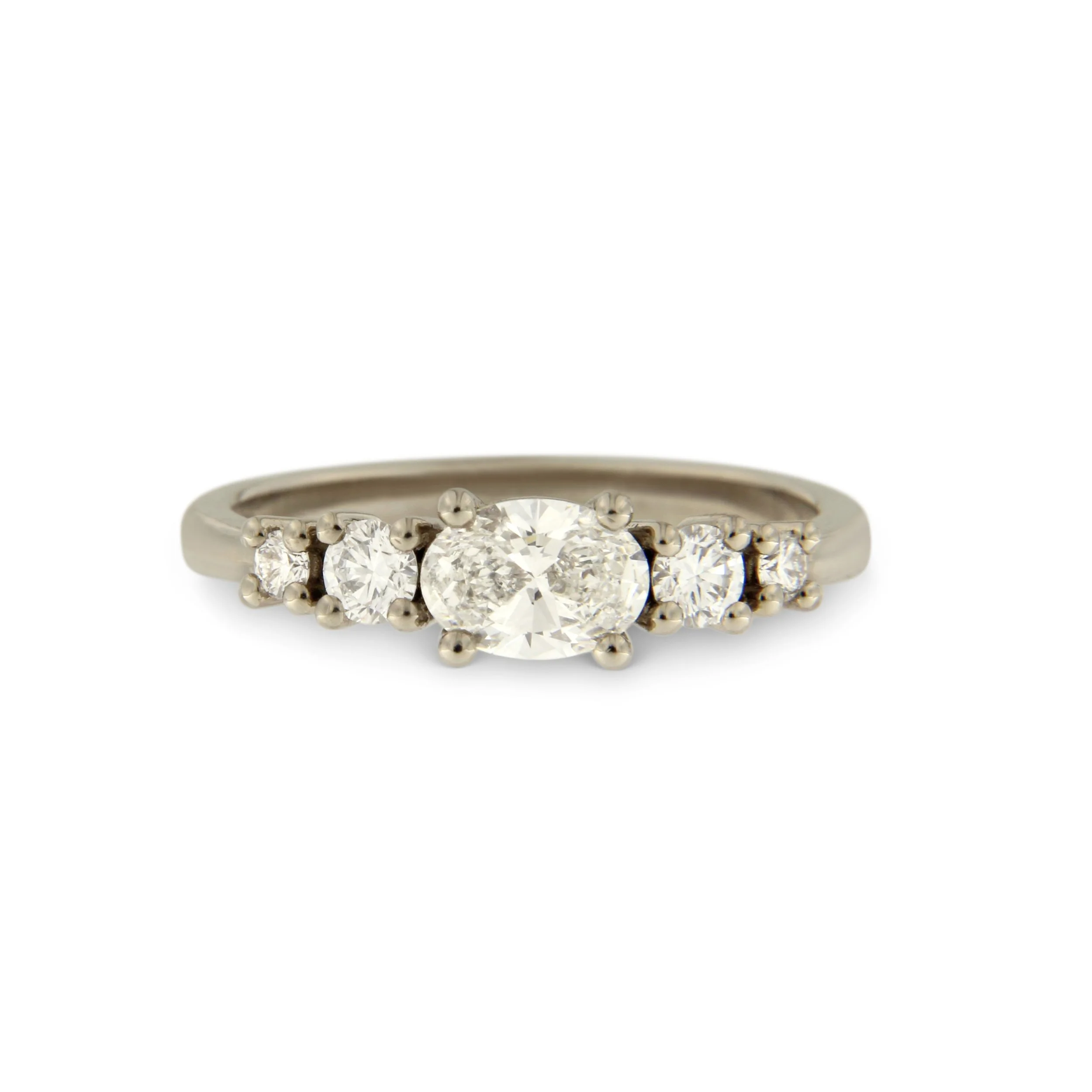 Oval Stone Nina Memoir liegend - 4.jpg