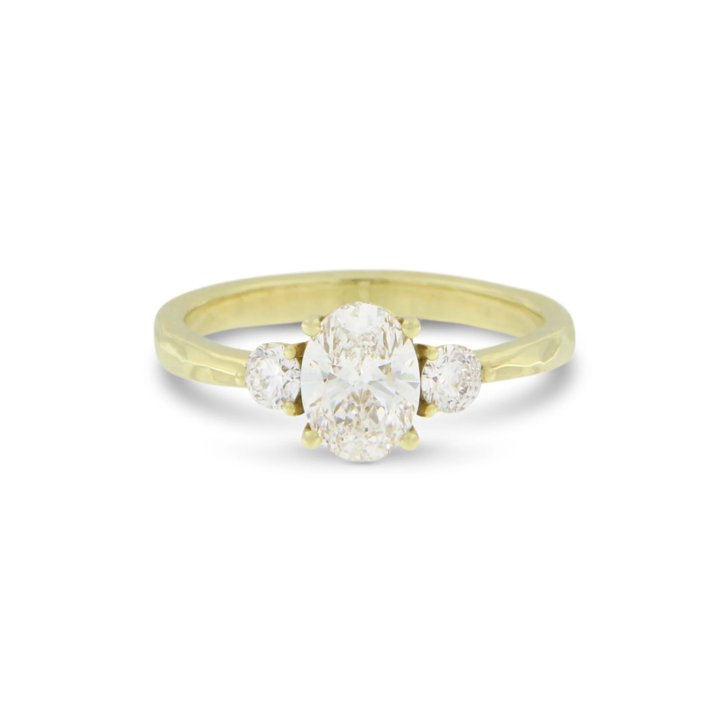 Trinity Ring mit Oval.jpg